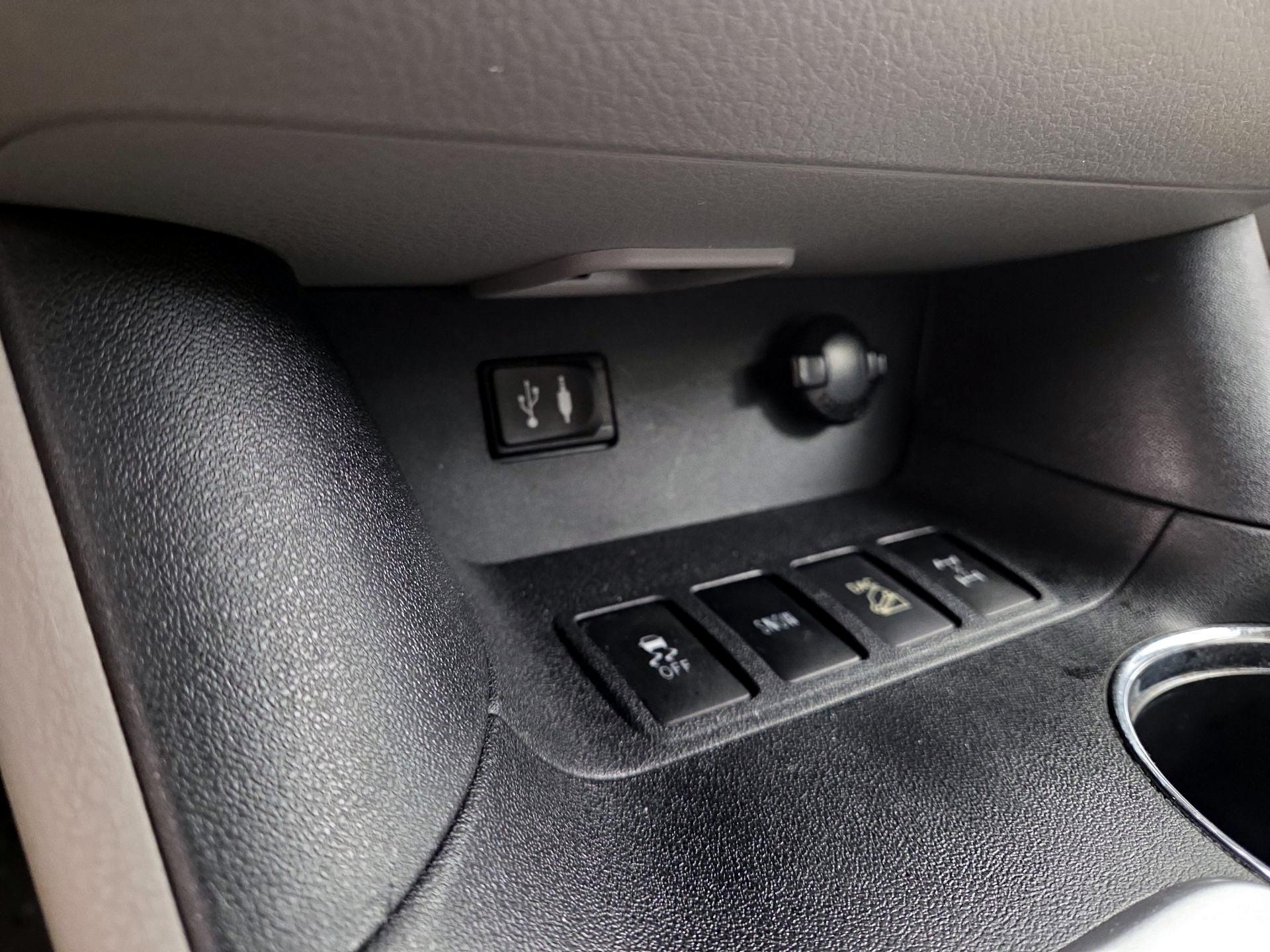 Thumbnail: 2014 Toyota Highlander - 17