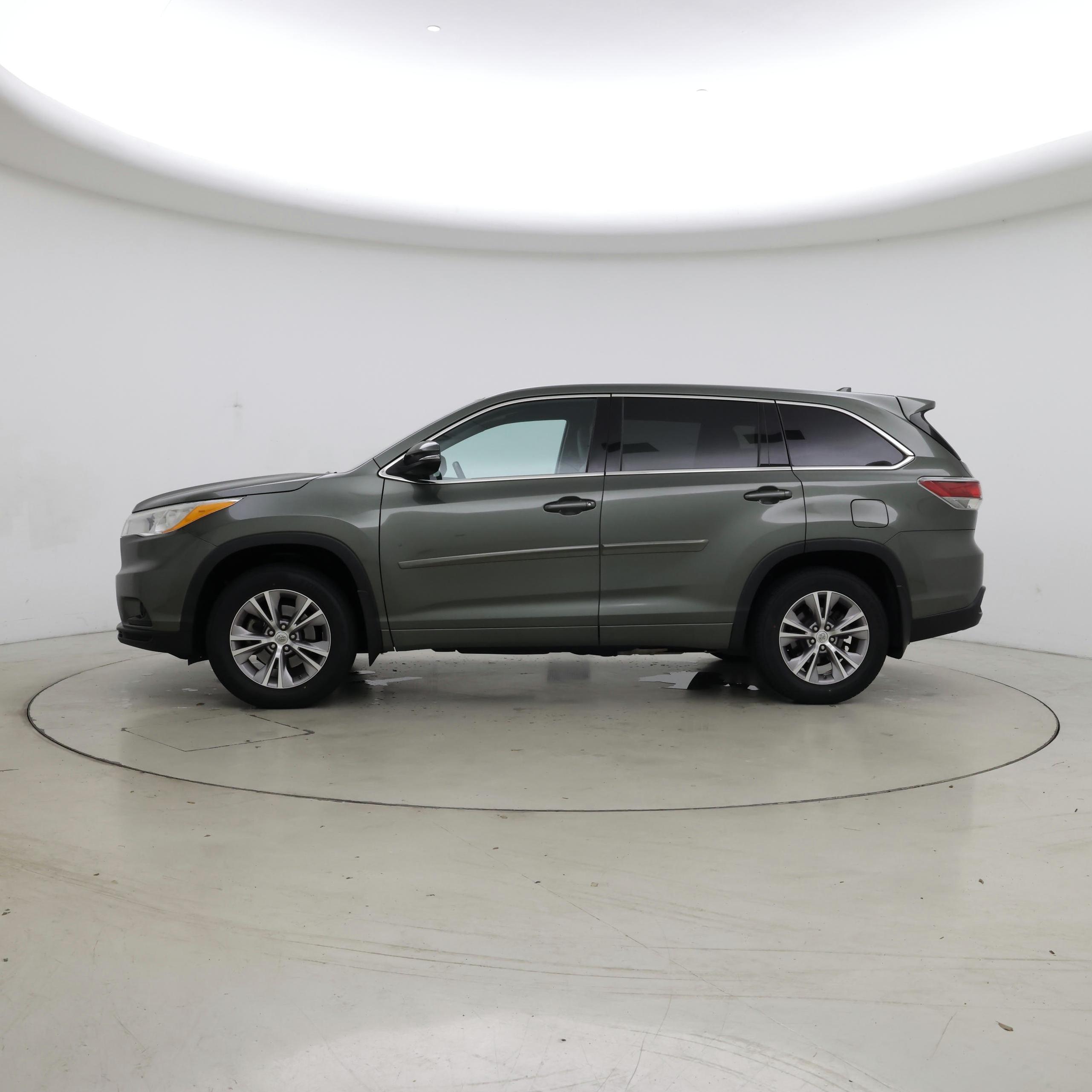 Thumbnail: 2014 Toyota Highlander - 3