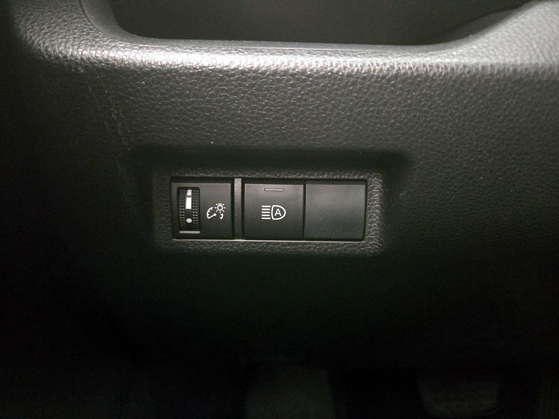 Thumbnail: 2019 Toyota RAV4 - 13