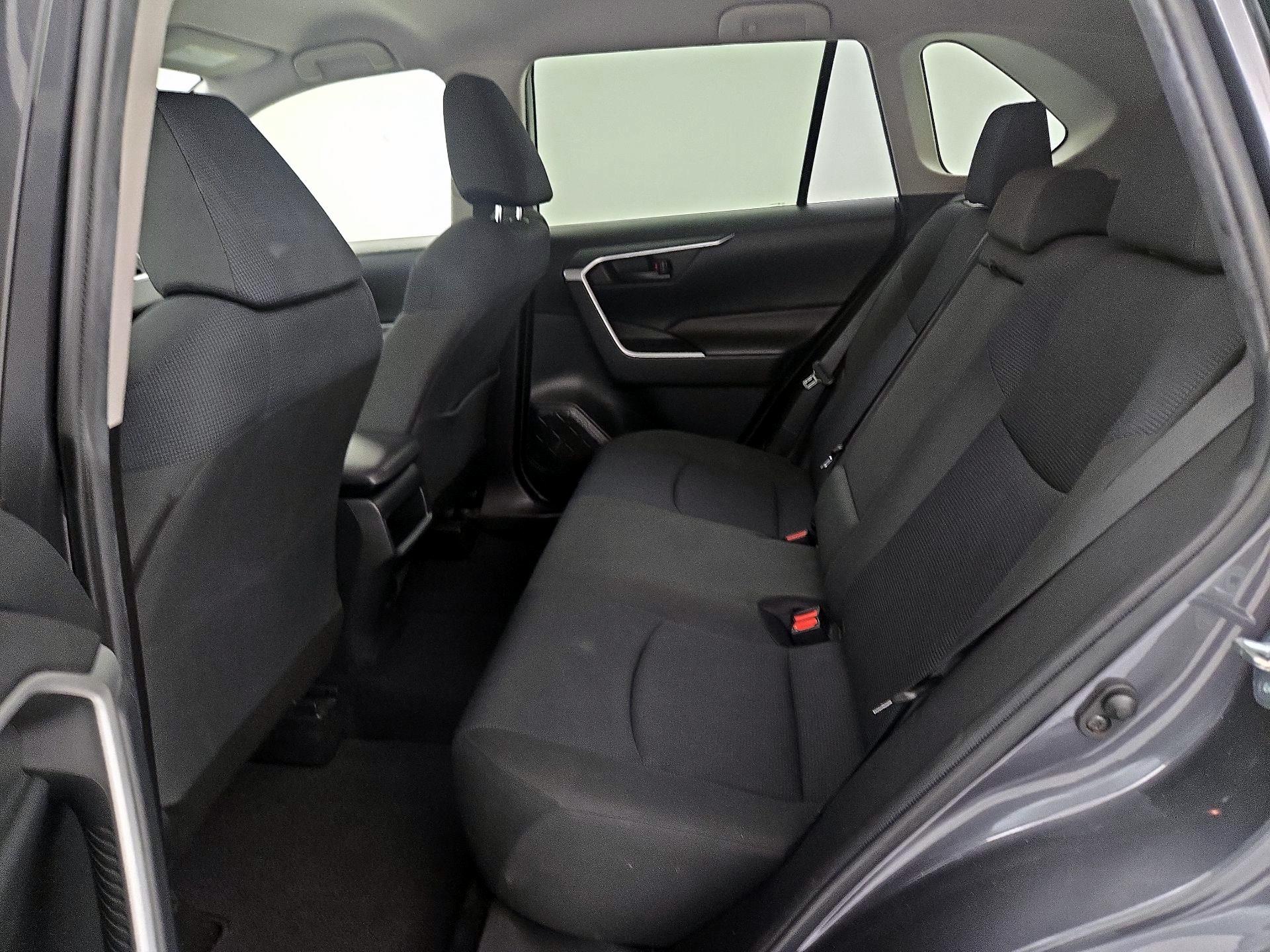 Thumbnail: 2019 Toyota RAV4 - 19