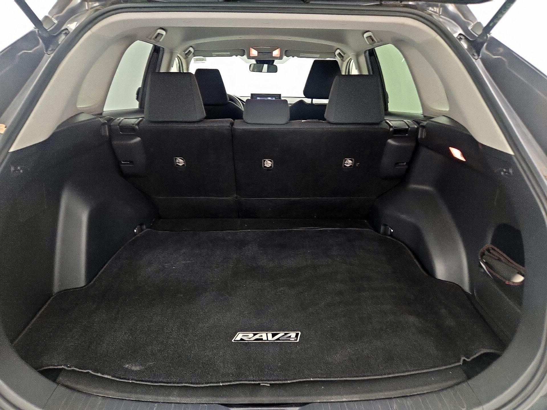 Thumbnail: 2019 Toyota RAV4 - 20