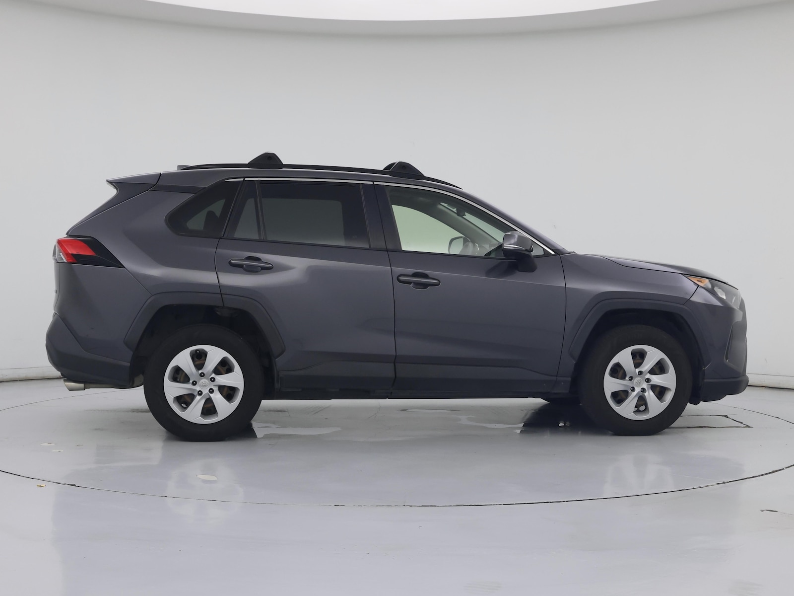 2019 Toyota RAV4 LE - Photo 8