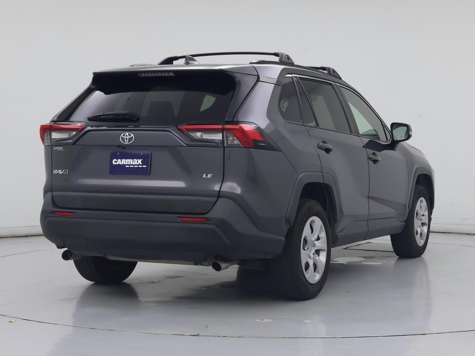 2019 Toyota RAV4 LE - Photo 9