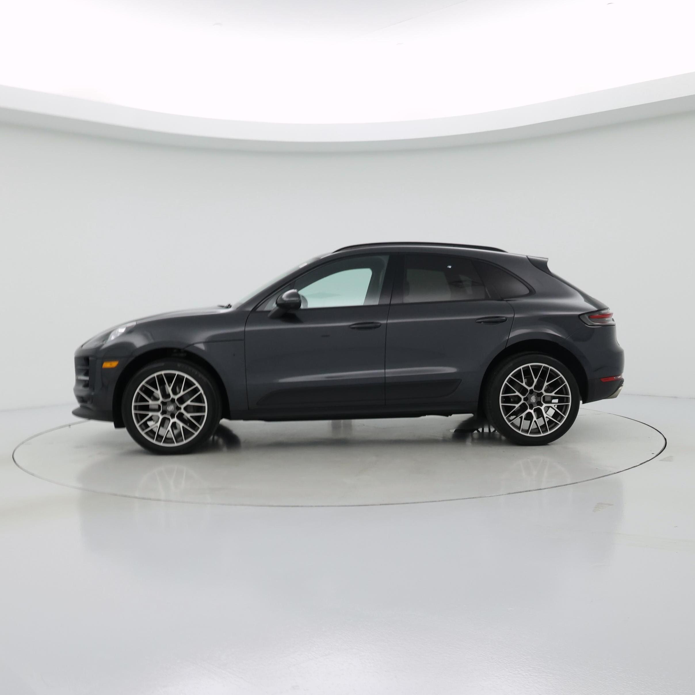 Thumbnail: 2021 Porsche Macan - 3