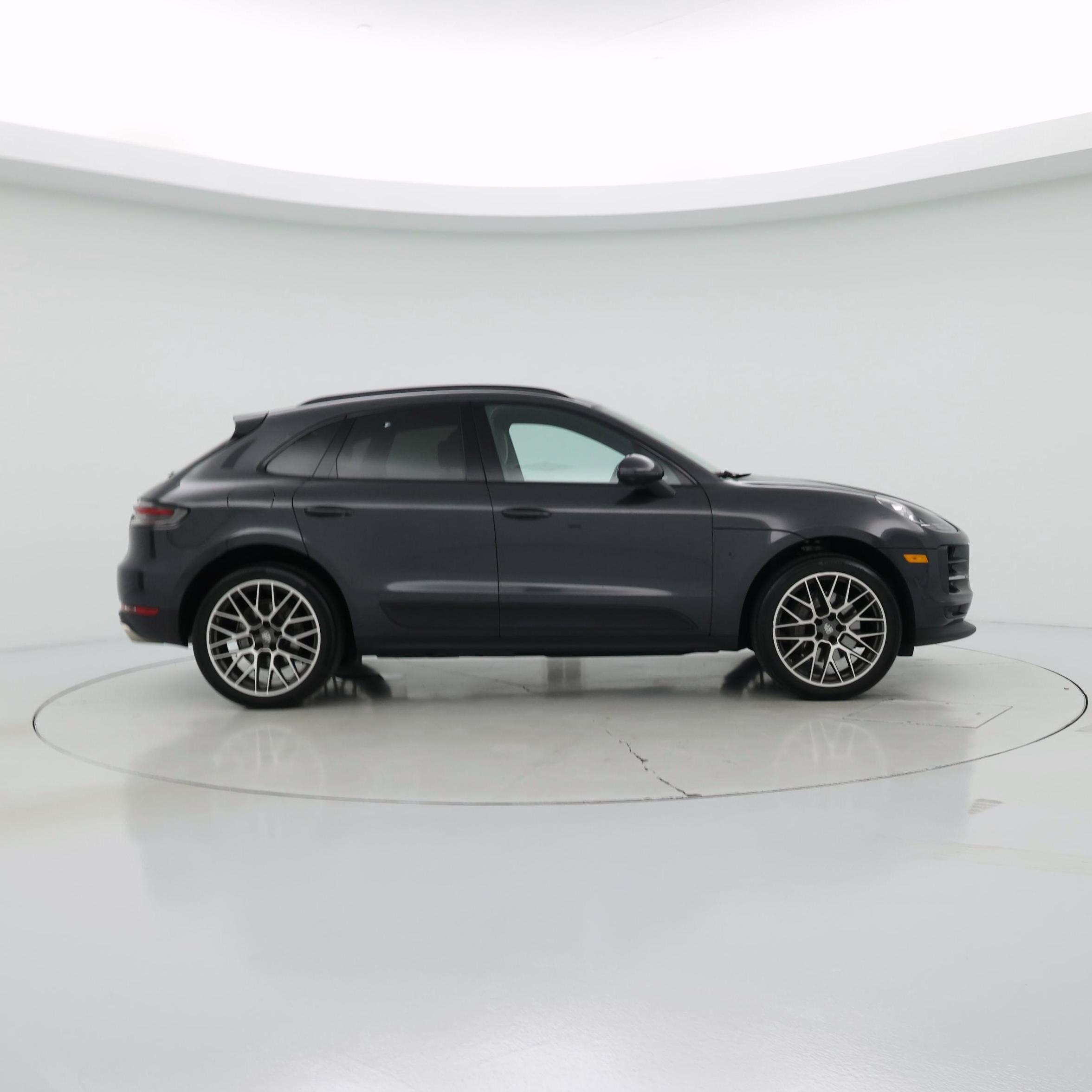 Thumbnail: 2021 Porsche Macan - 7