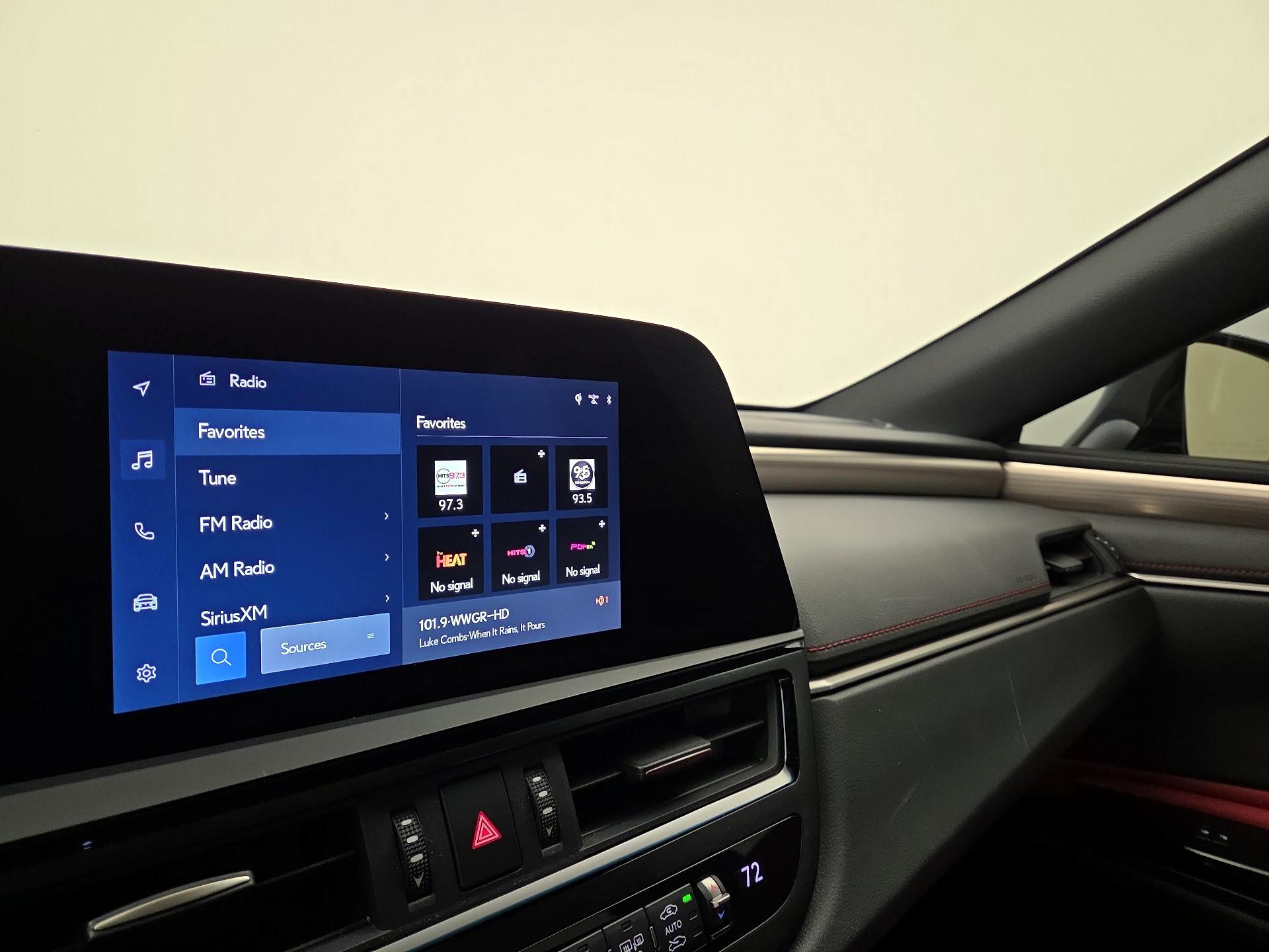 Thumbnail: 2023 Lexus ES - 14