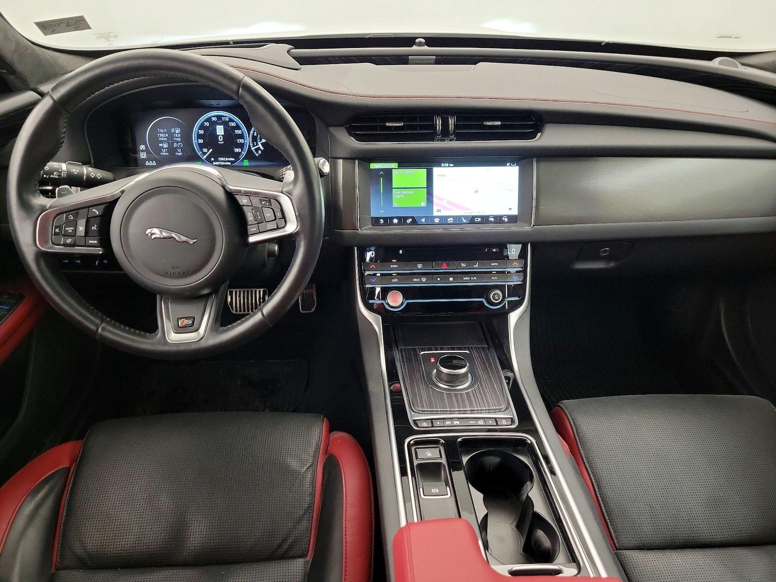 2020 Jaguar XF S - Photo 10