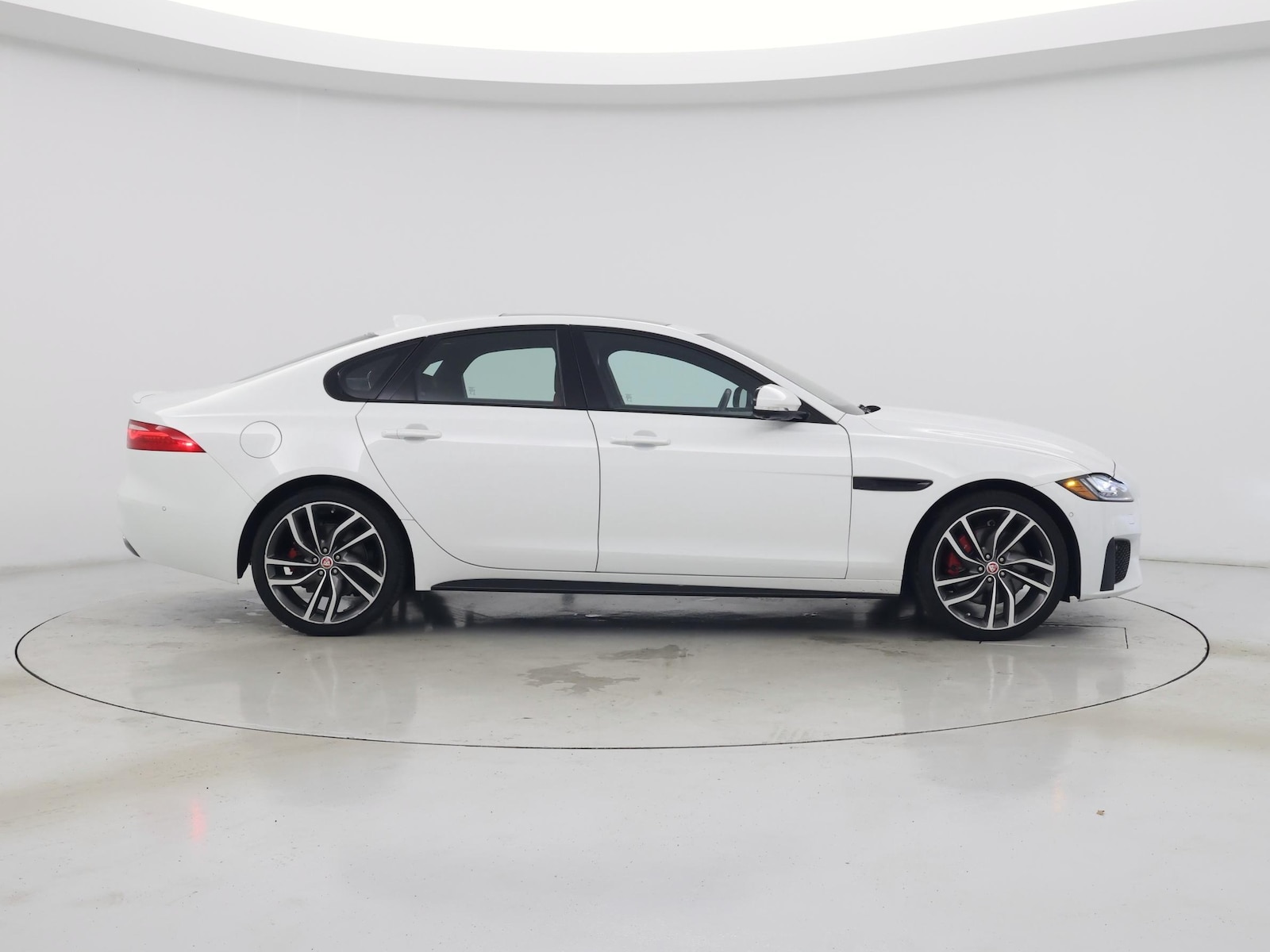 2020 Jaguar XF S - Photo 8