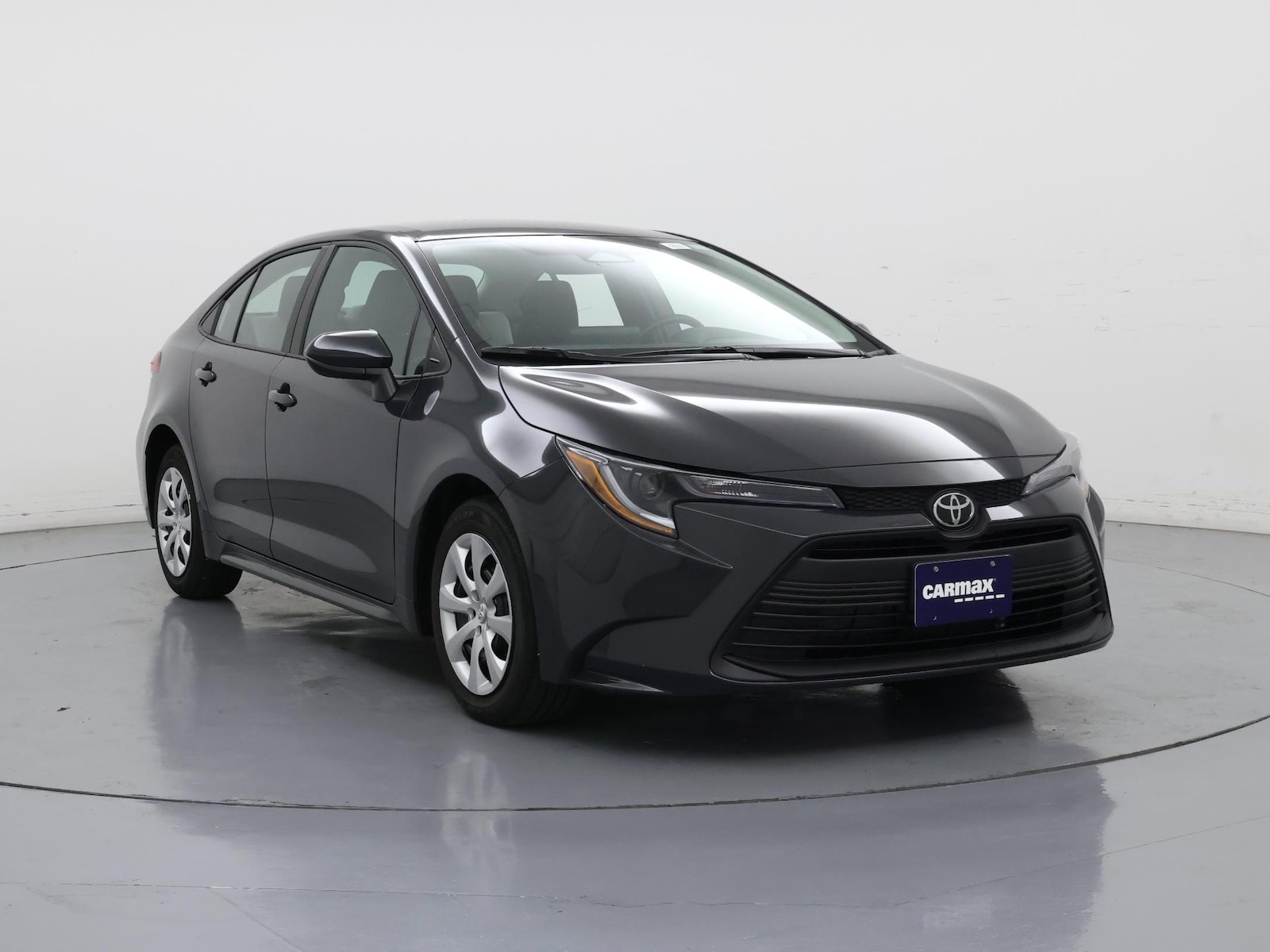 2025 Toyota Corolla LE - Photo 2