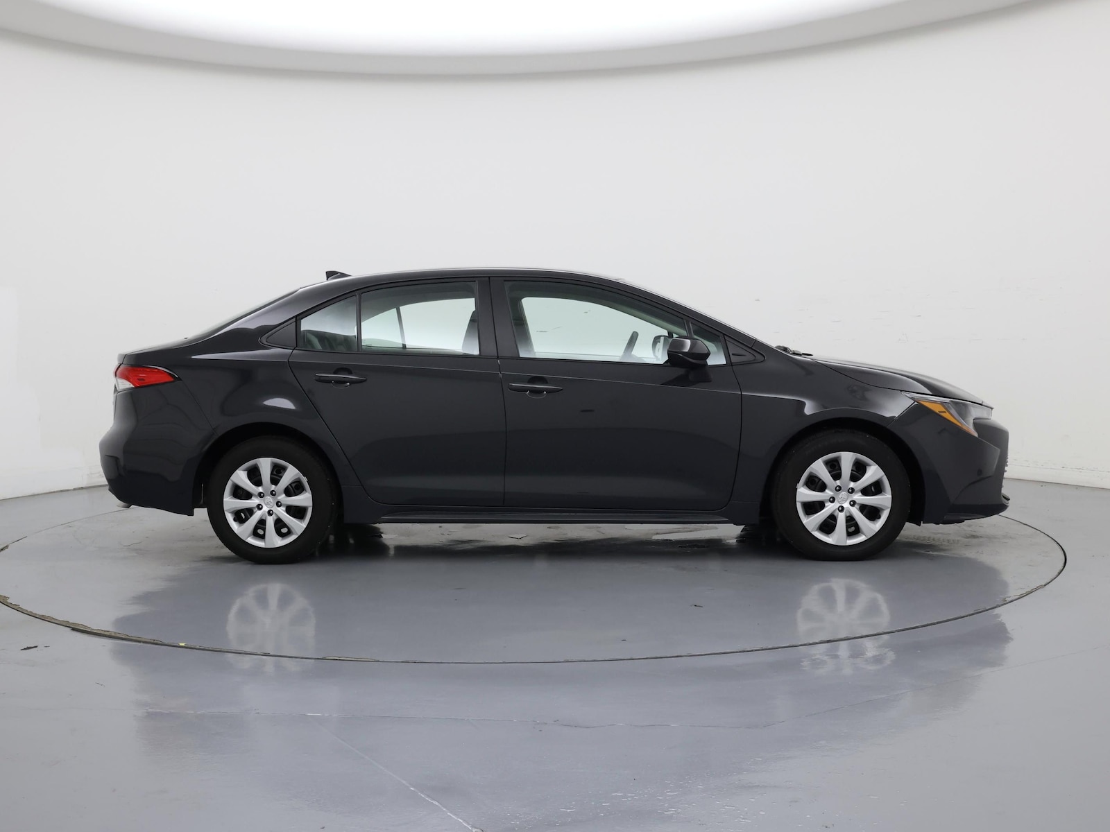 2025 Toyota Corolla LE - Photo 8