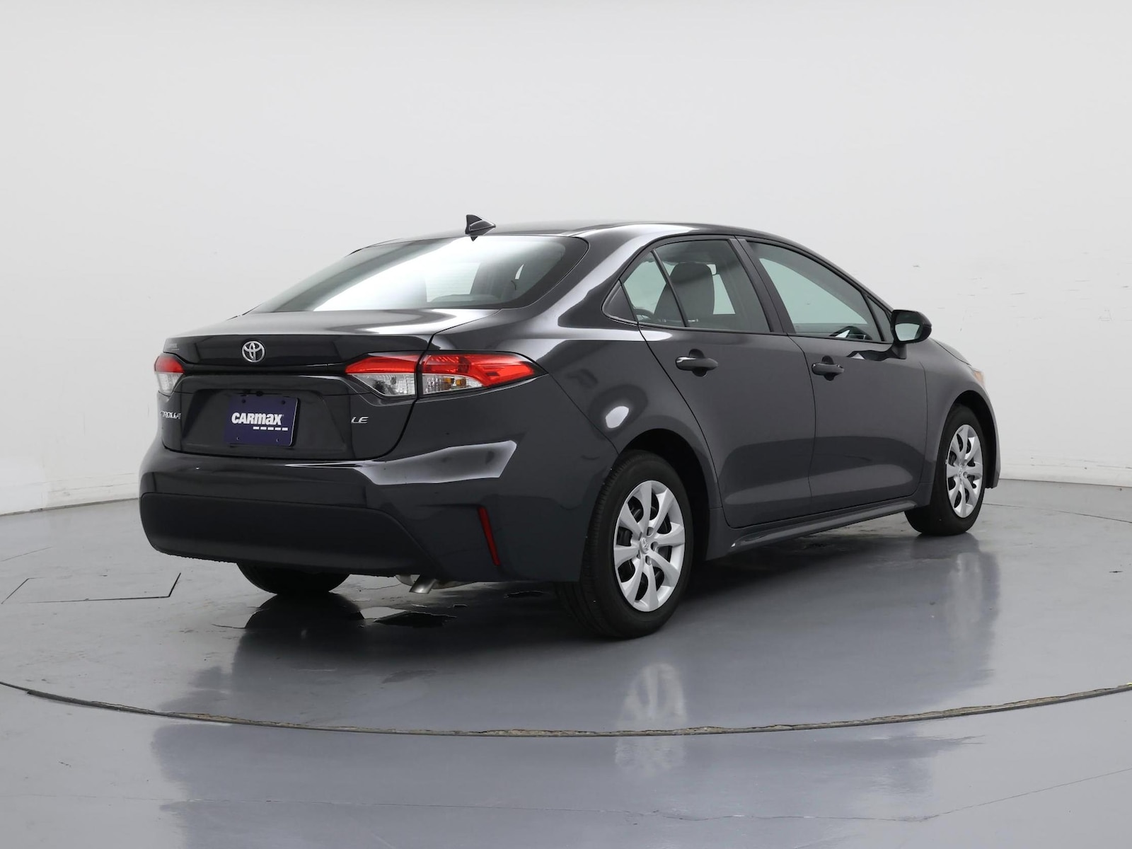 2025 Toyota Corolla LE - Photo 9