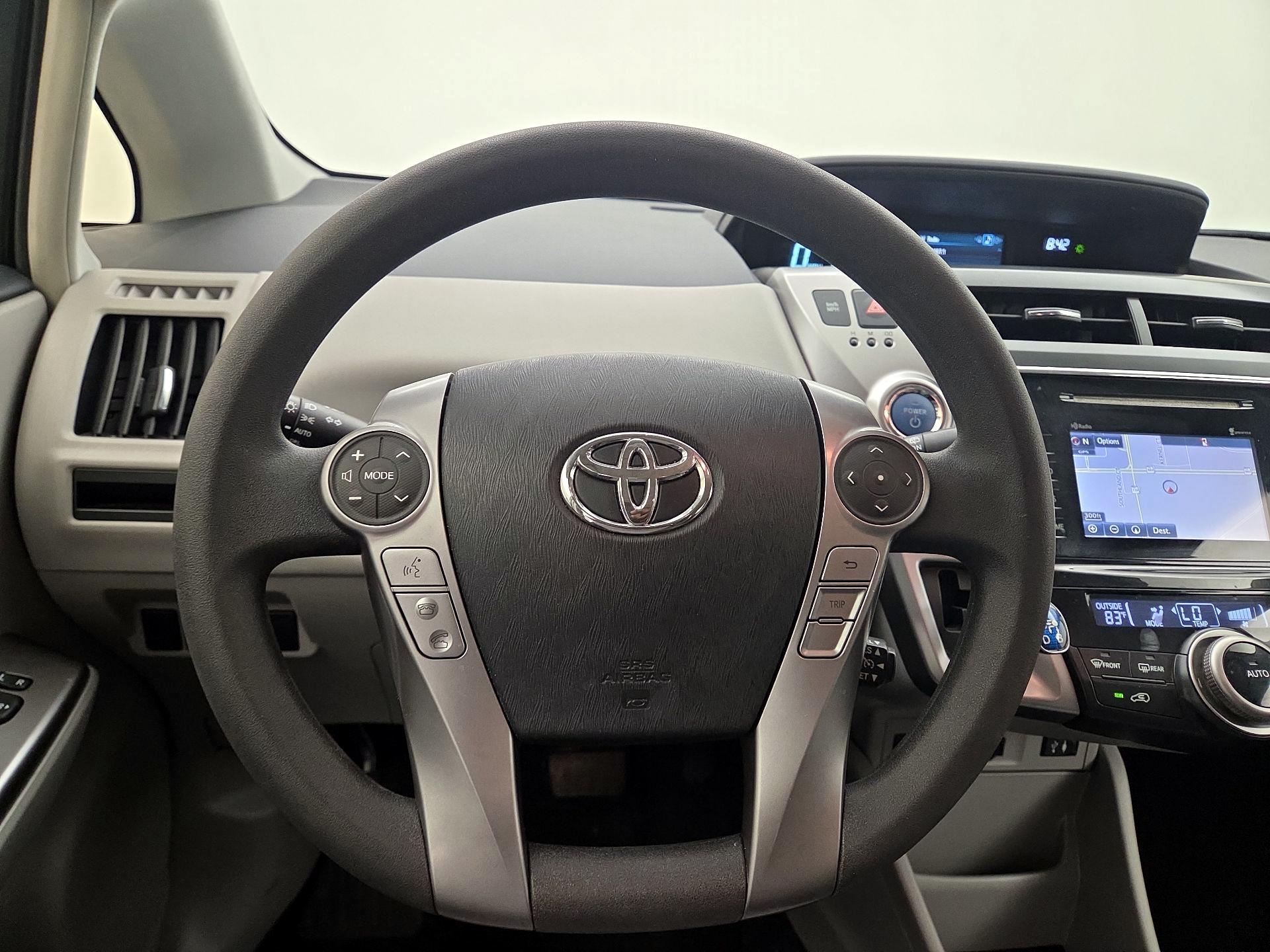 Thumbnail: 2015 Toyota Prius v - 10