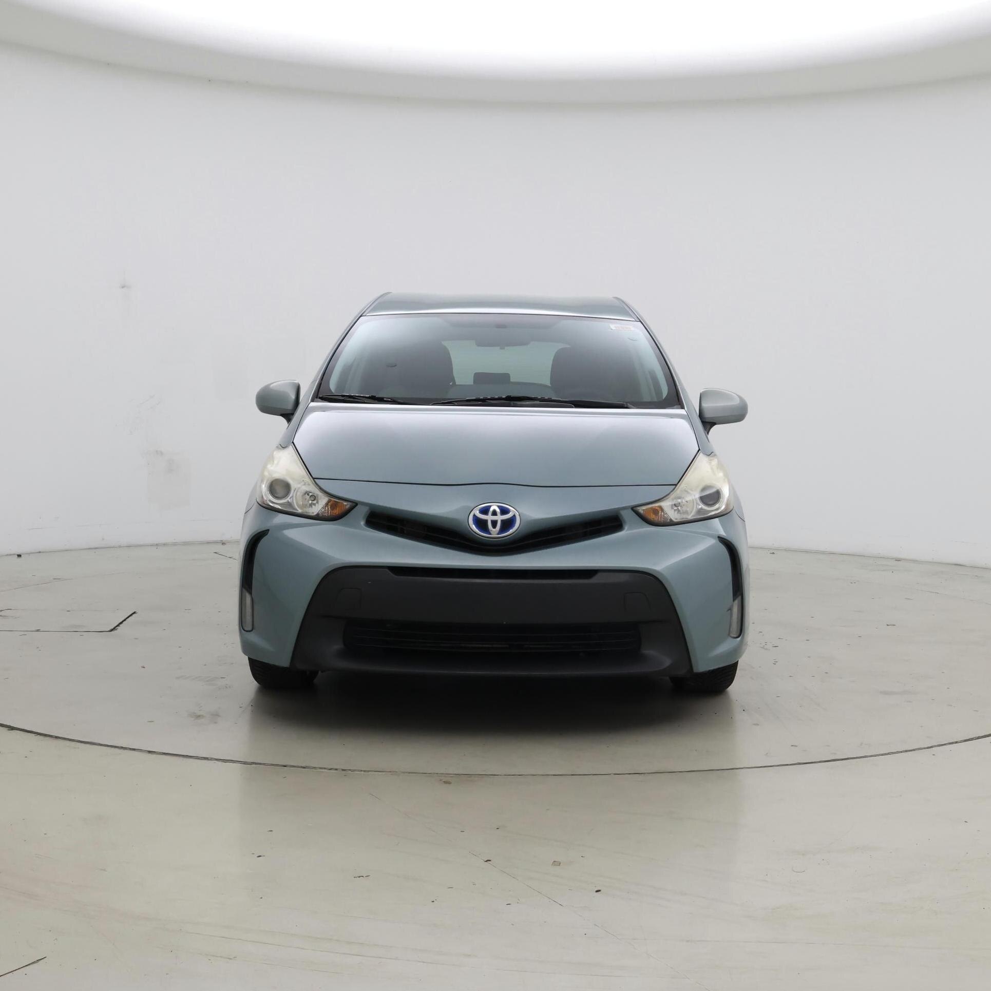Thumbnail: 2015 Toyota Prius v - 5