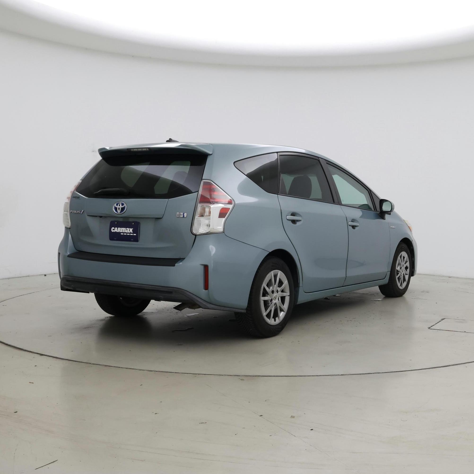 Thumbnail: 2015 Toyota Prius v - 8