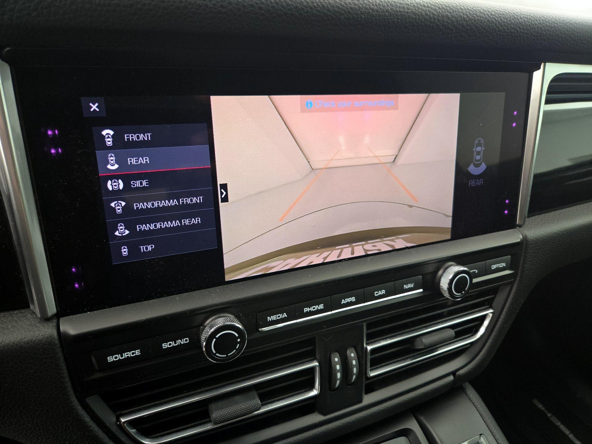 Thumbnail: 2021 Porsche Macan - 15