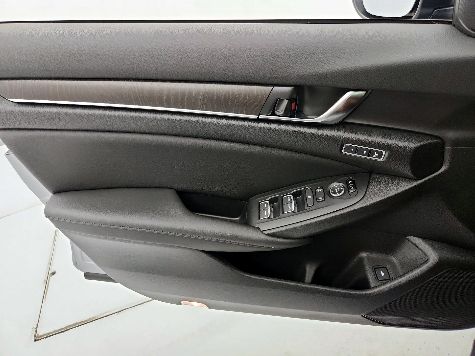 Thumbnail: 2019 Honda Accord - 12