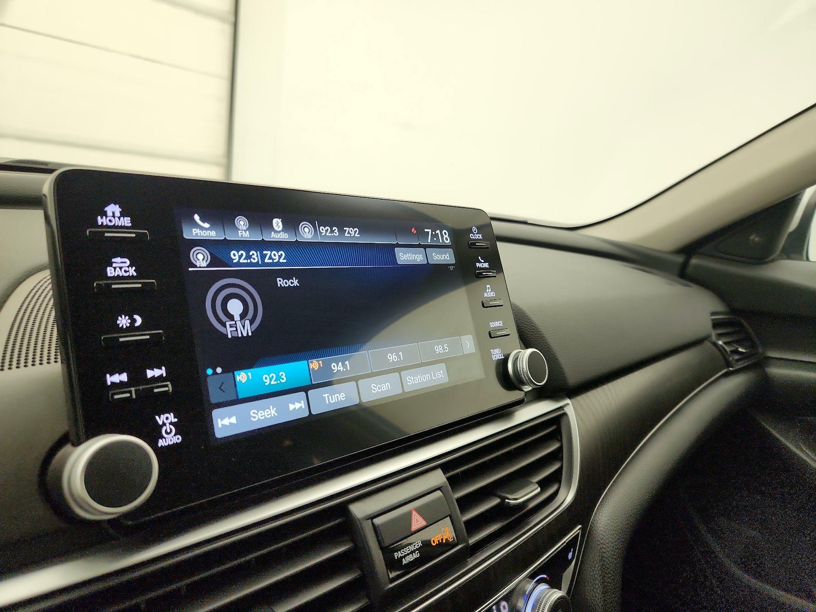 2019 Honda Accord Hybrid EX-L - Photo 16