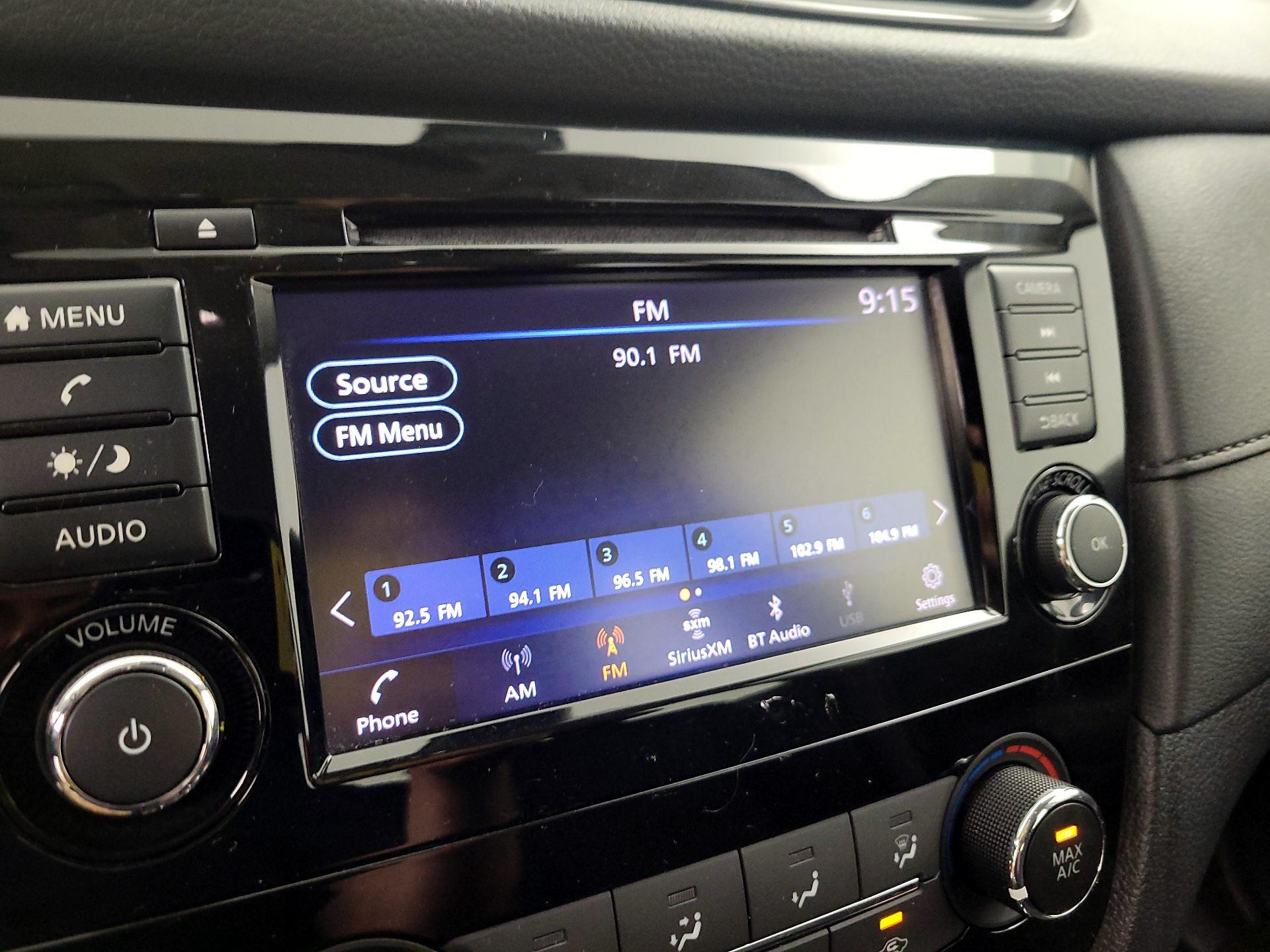 Thumbnail: 2019 Nissan Rogue - 16
