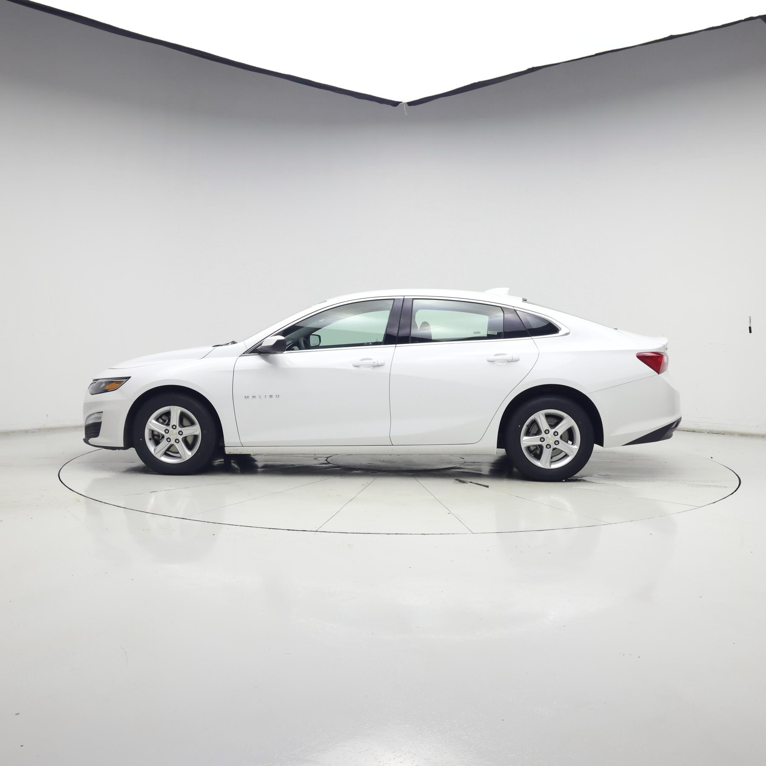 Thumbnail: 2024 Chevrolet Malibu - 3