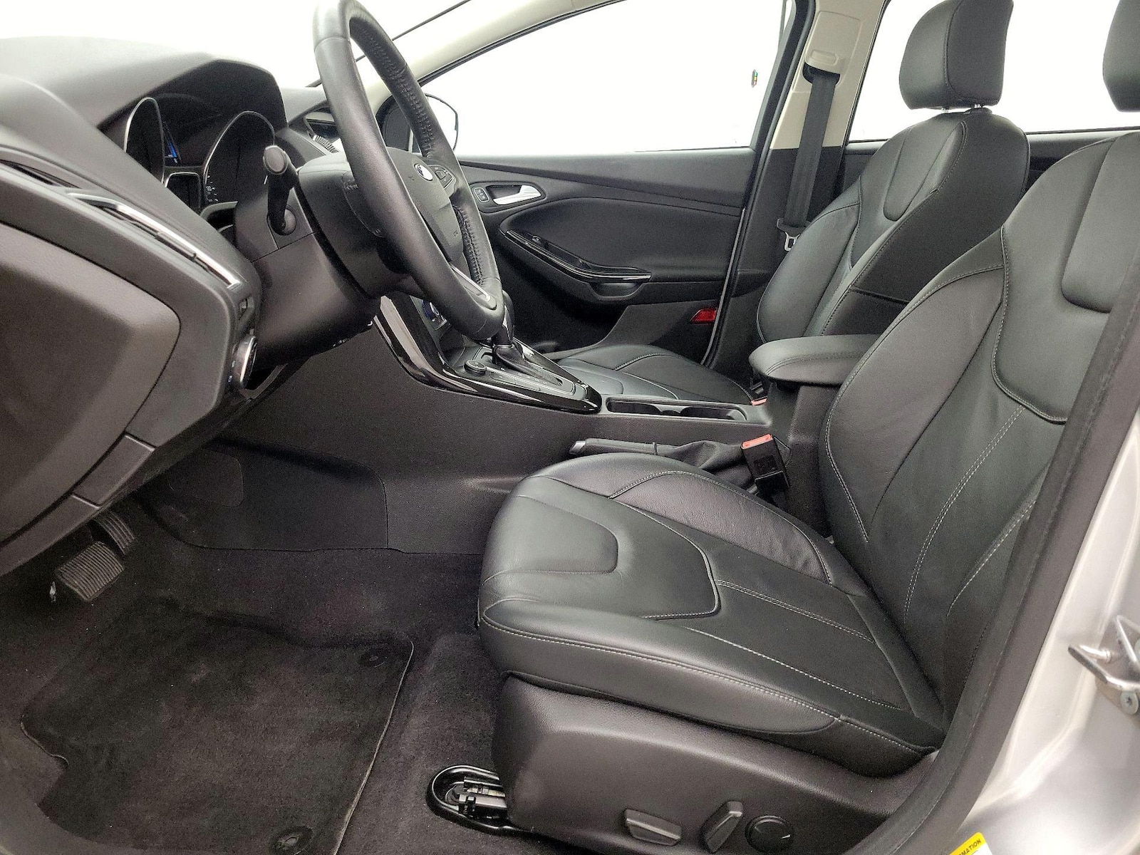 2017 Ford Focus Titanium - Photo 12