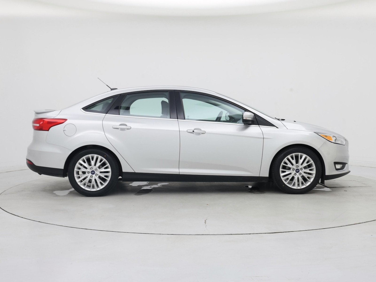 2017 Ford Focus Titanium - Photo 8