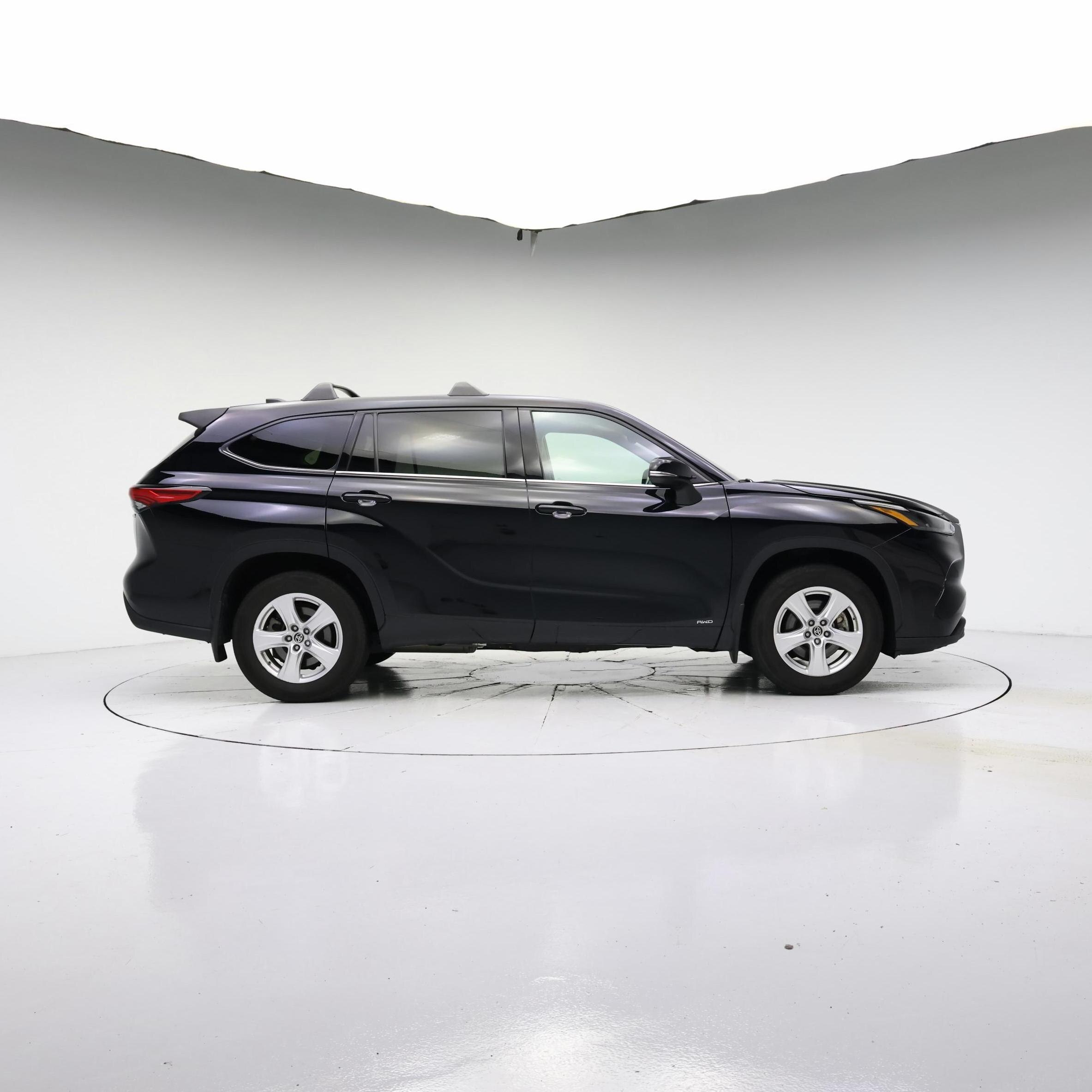 Thumbnail: 2022 Toyota Highlander - 7