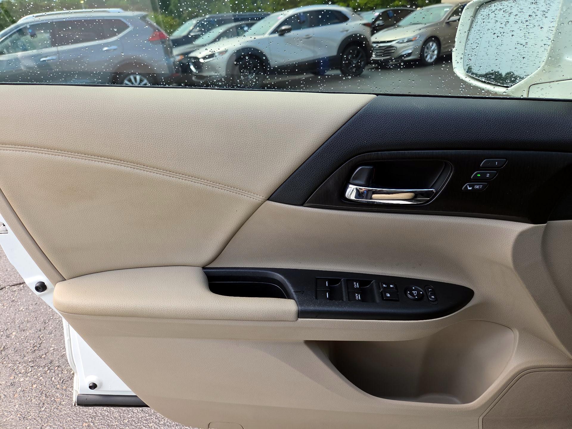 Thumbnail: 2015 Honda Accord - 12