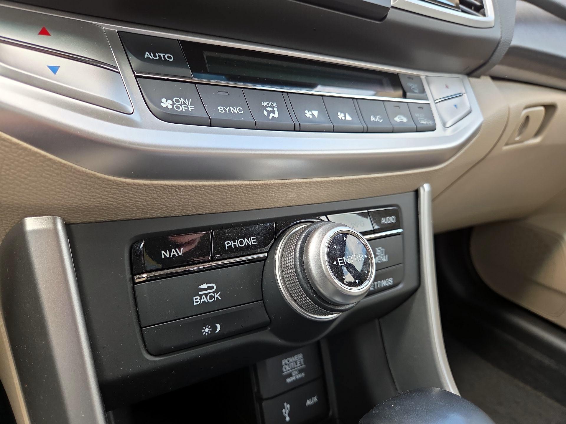 Thumbnail: 2015 Honda Accord - 16