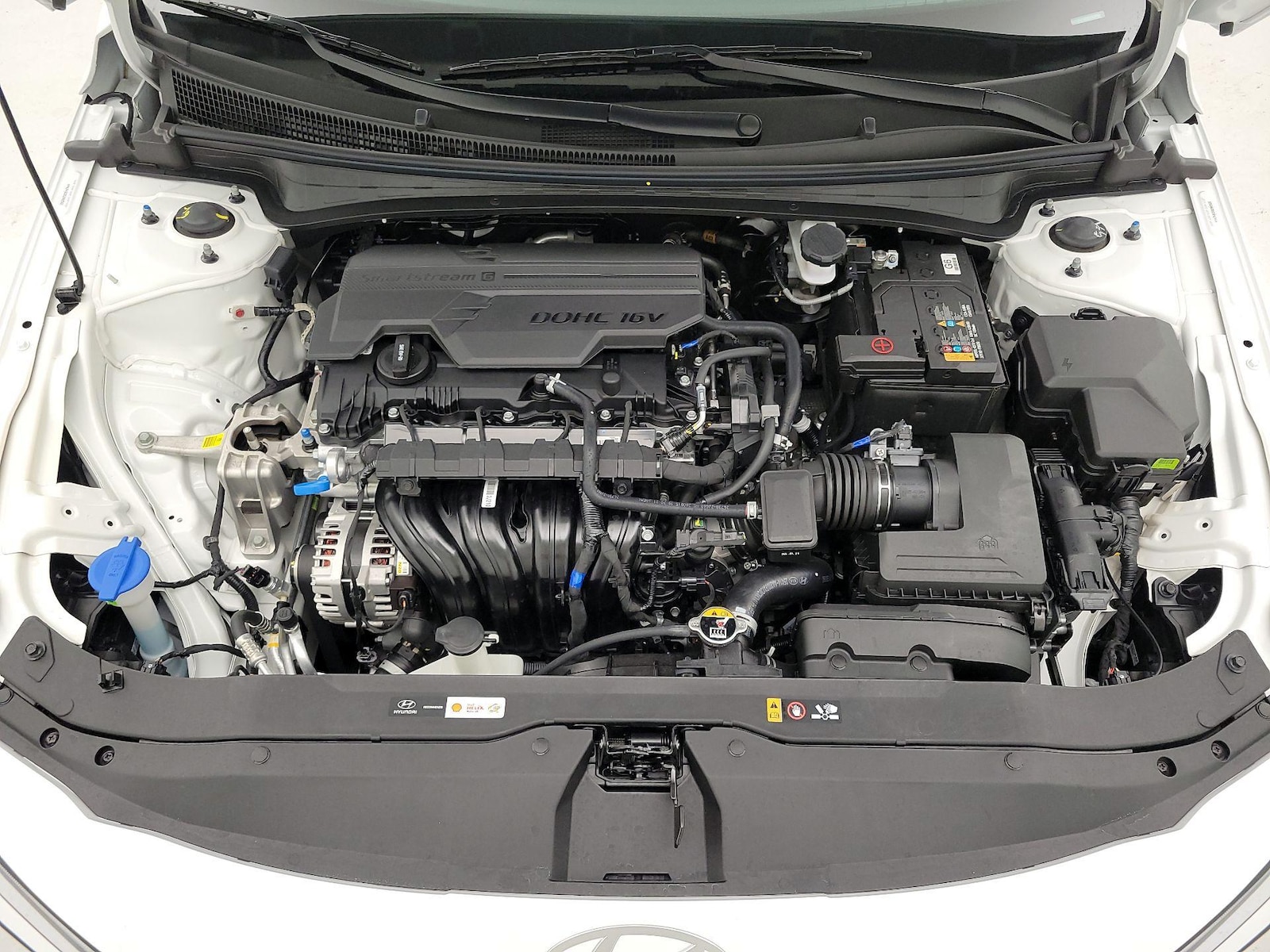 2025 Hyundai Elantra Limited - Photo 24
