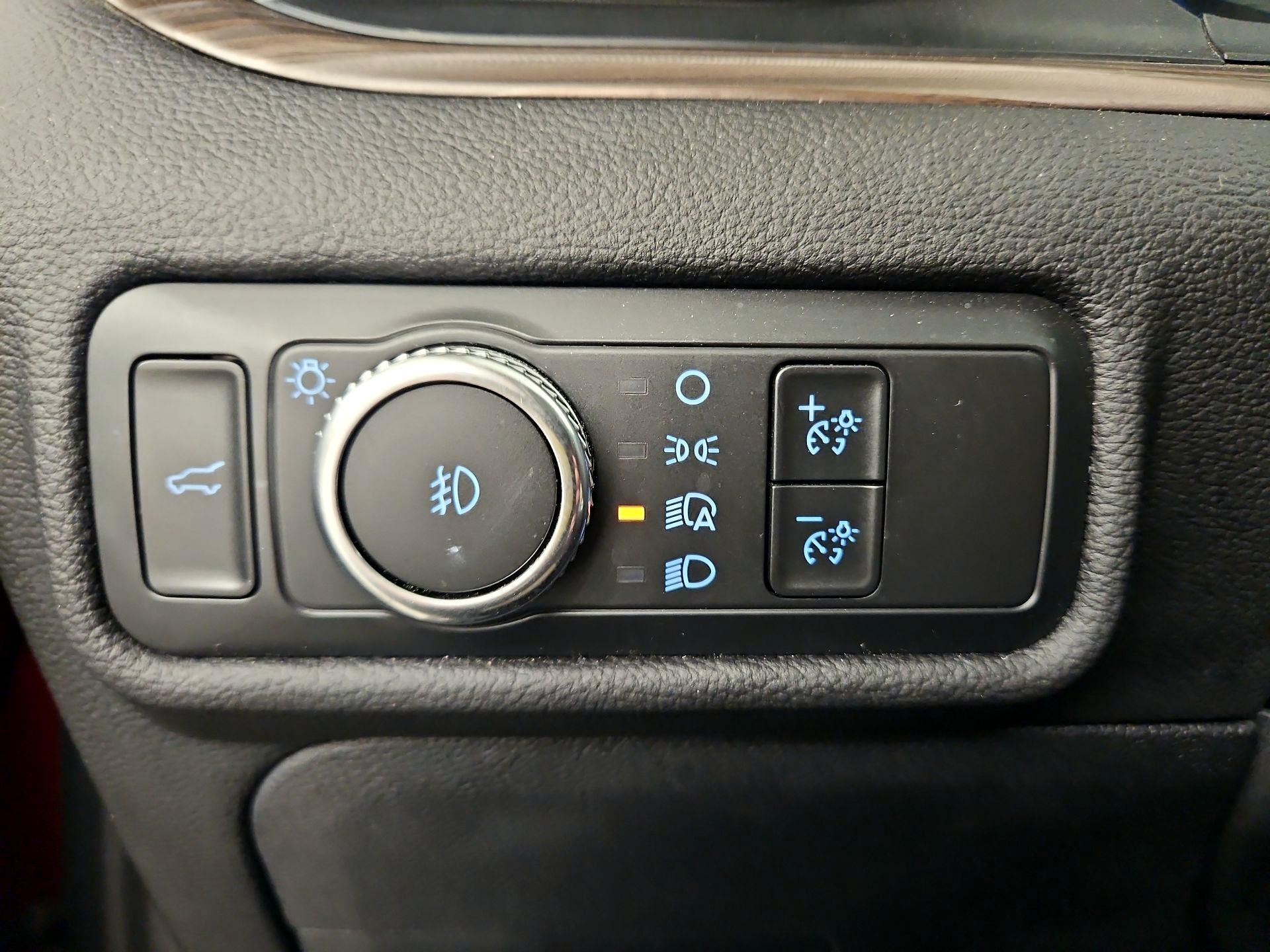Thumbnail: 2021 Ford Explorer - 13