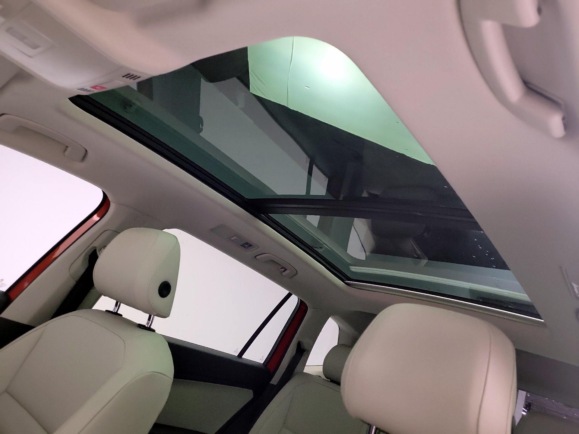 Thumbnail: 2018 Volkswagen Tiguan - 19