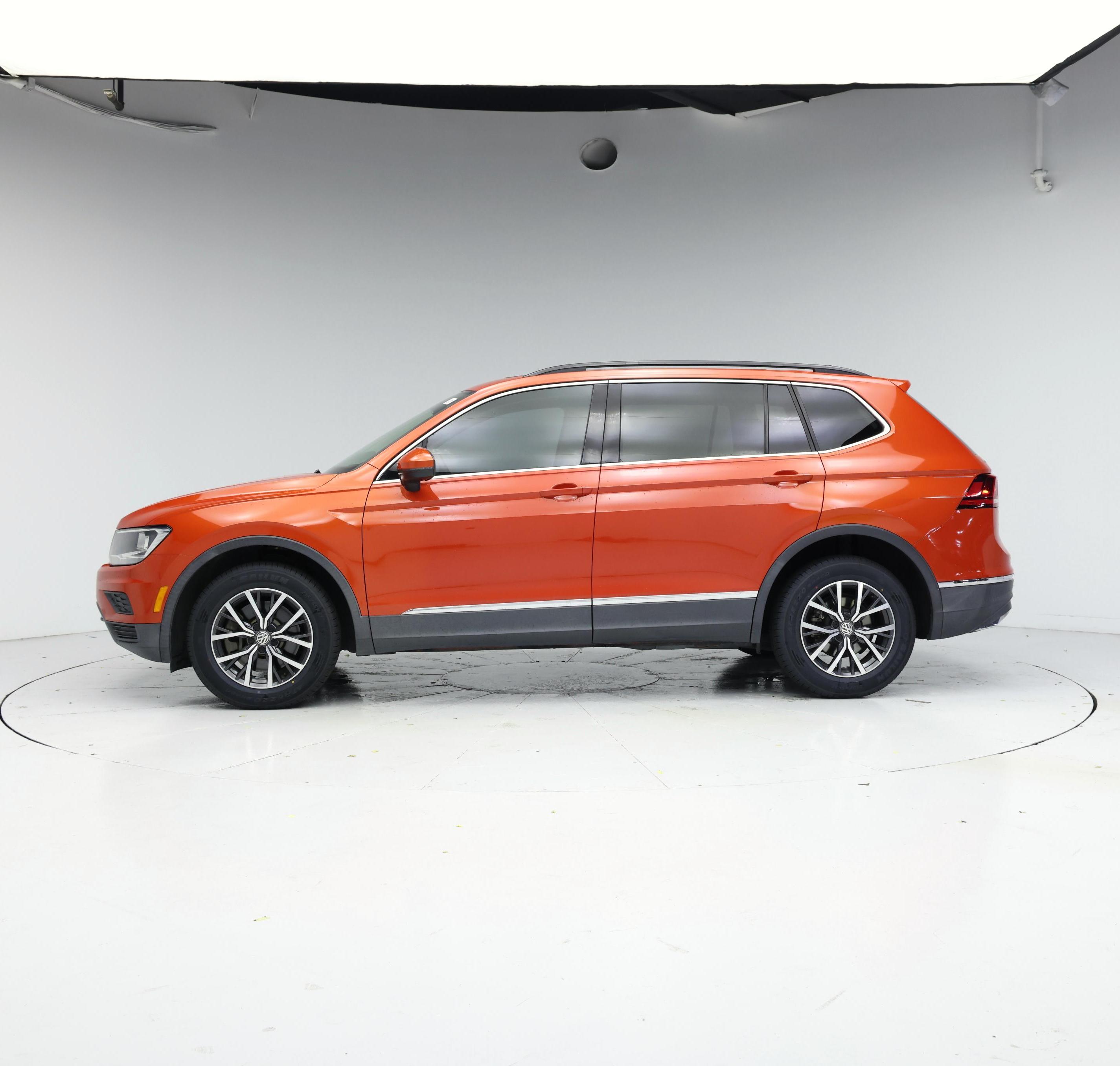 Thumbnail: 2018 Volkswagen Tiguan - 3