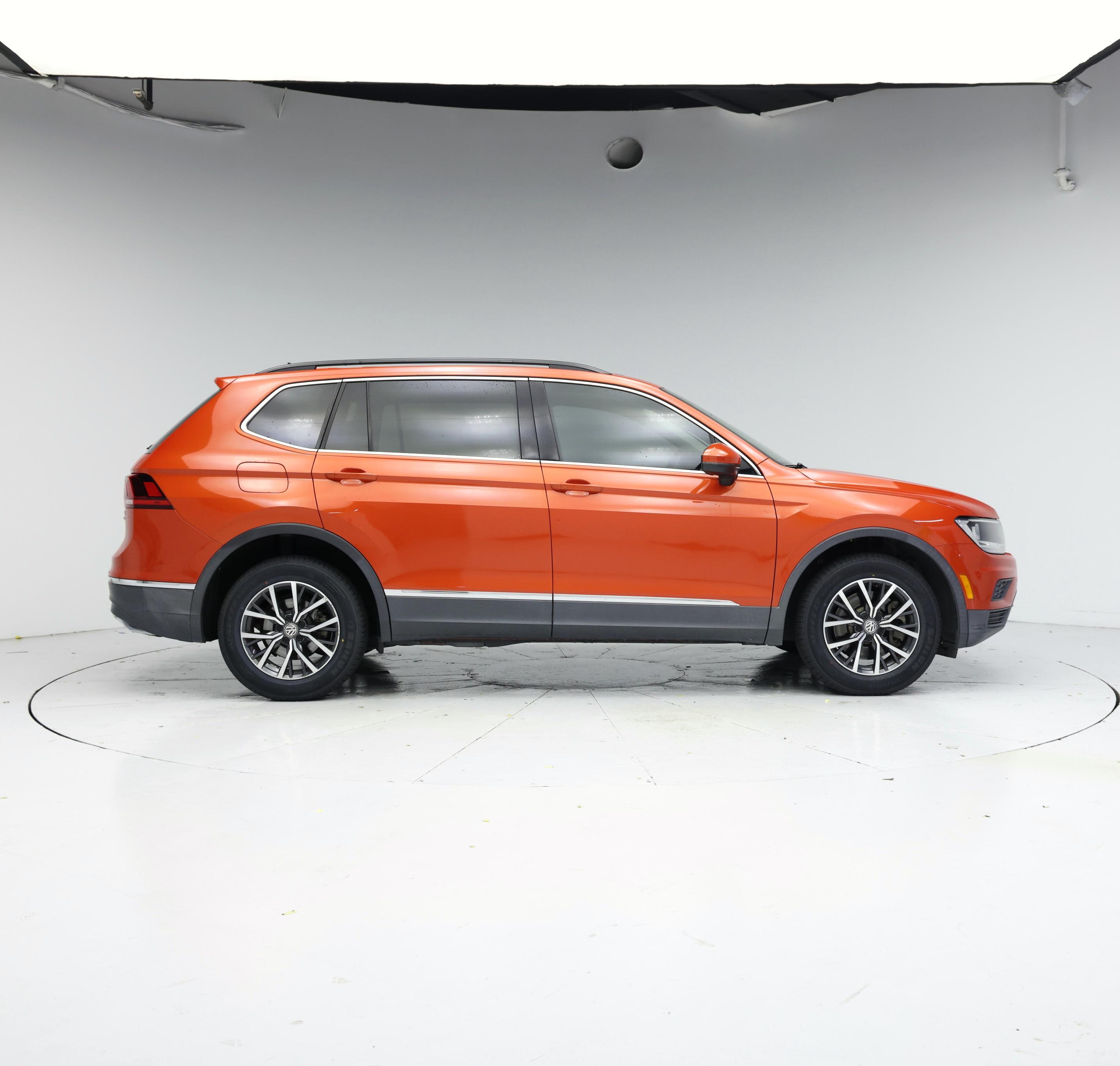Thumbnail: 2018 Volkswagen Tiguan - 7