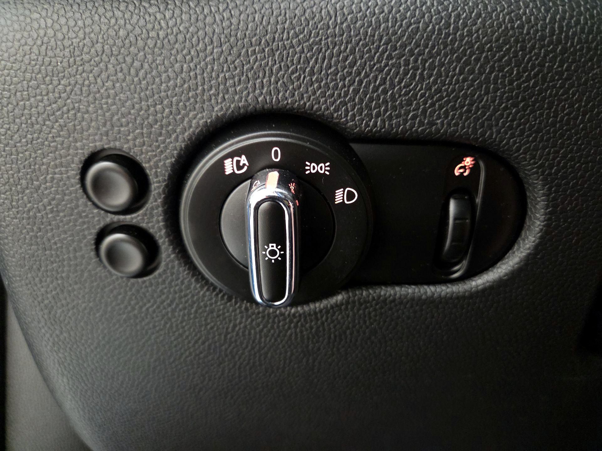 Thumbnail: 2019 MINI Cooper Hardtop - 13
