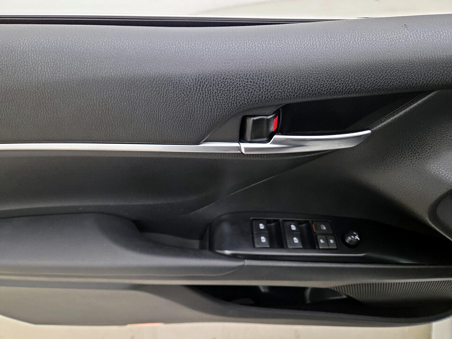 Thumbnail: 2018 Toyota Camry - 12