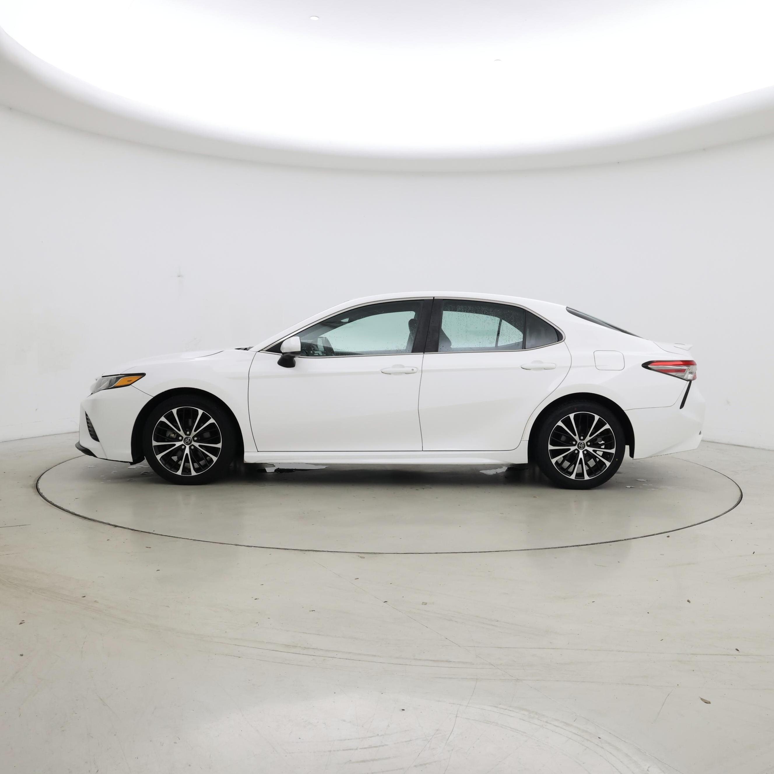 Thumbnail: 2018 Toyota Camry - 3