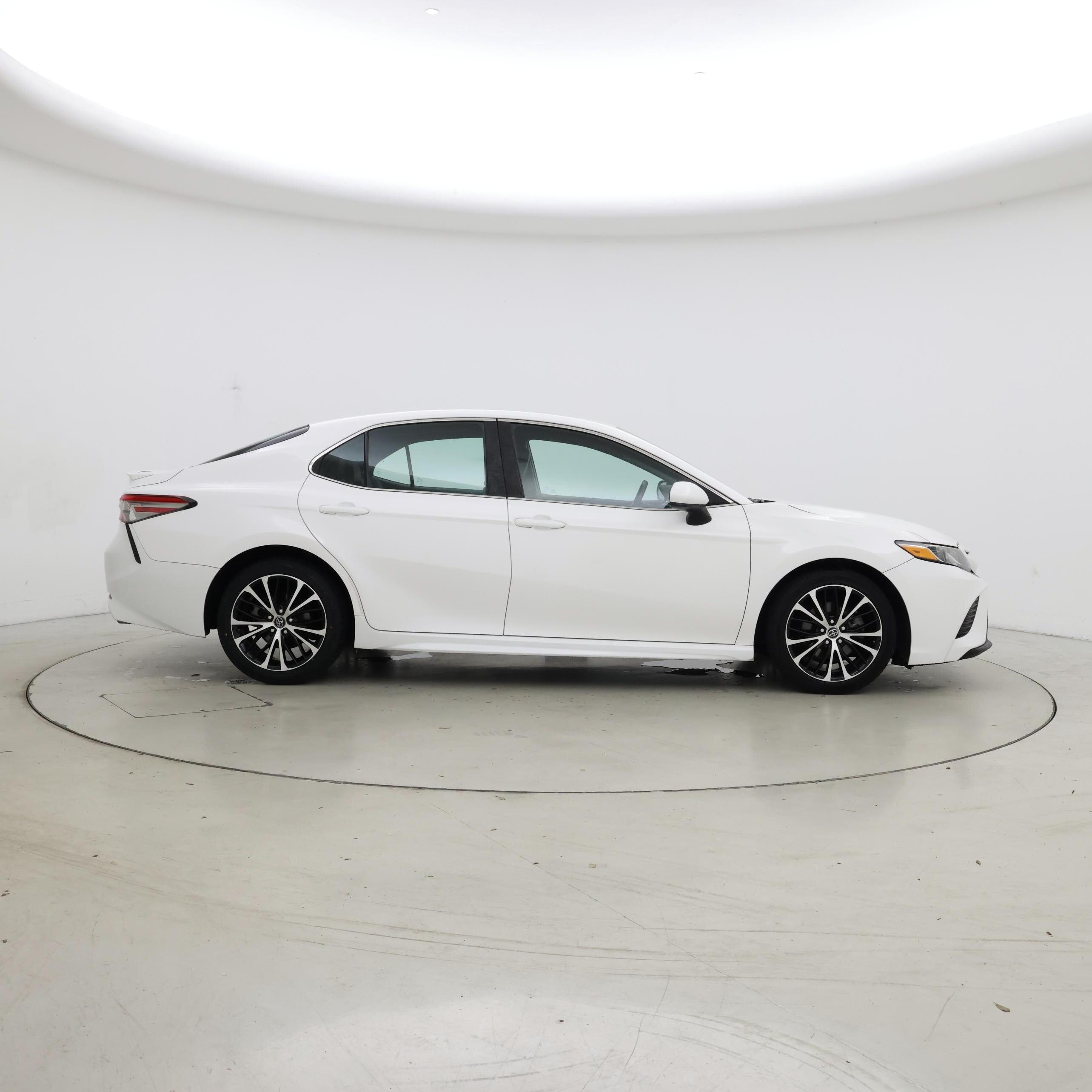 Thumbnail: 2018 Toyota Camry - 7