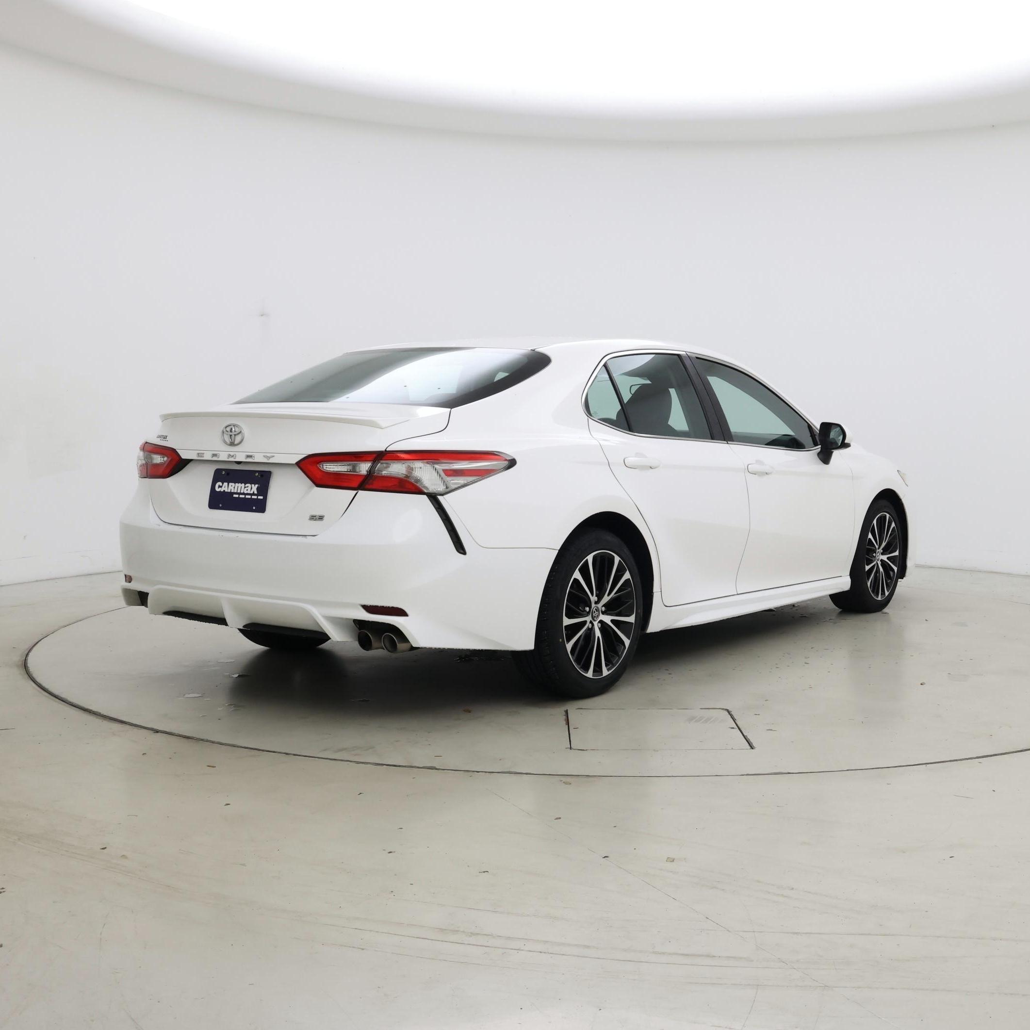 Thumbnail: 2018 Toyota Camry - 8
