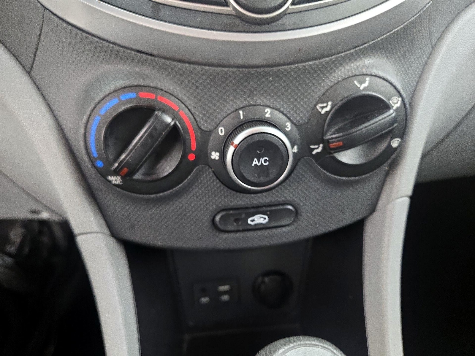 2017 Hyundai Accent Value Edition - Photo 16