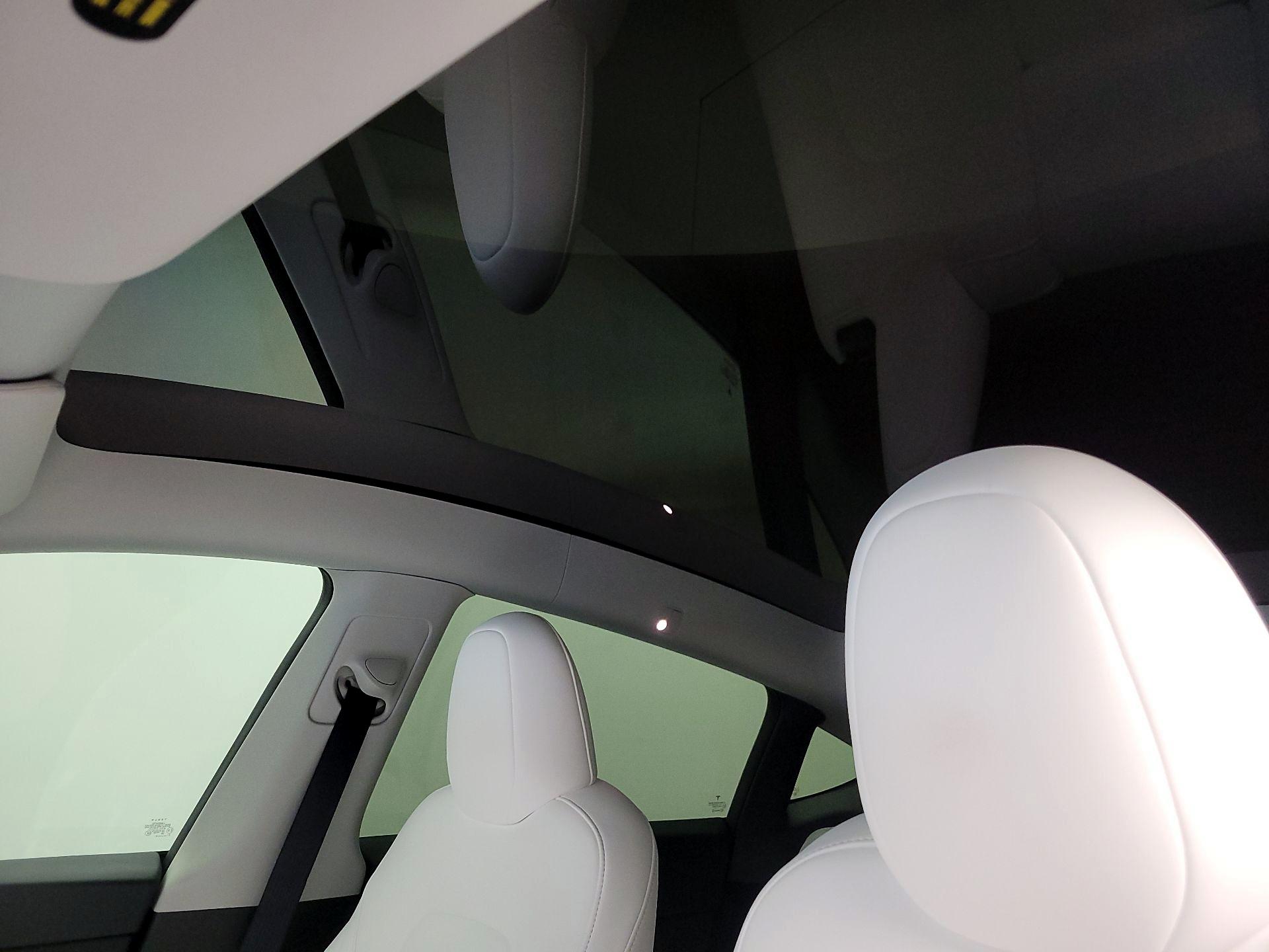 Thumbnail: 2025 Tesla Model Y - 17