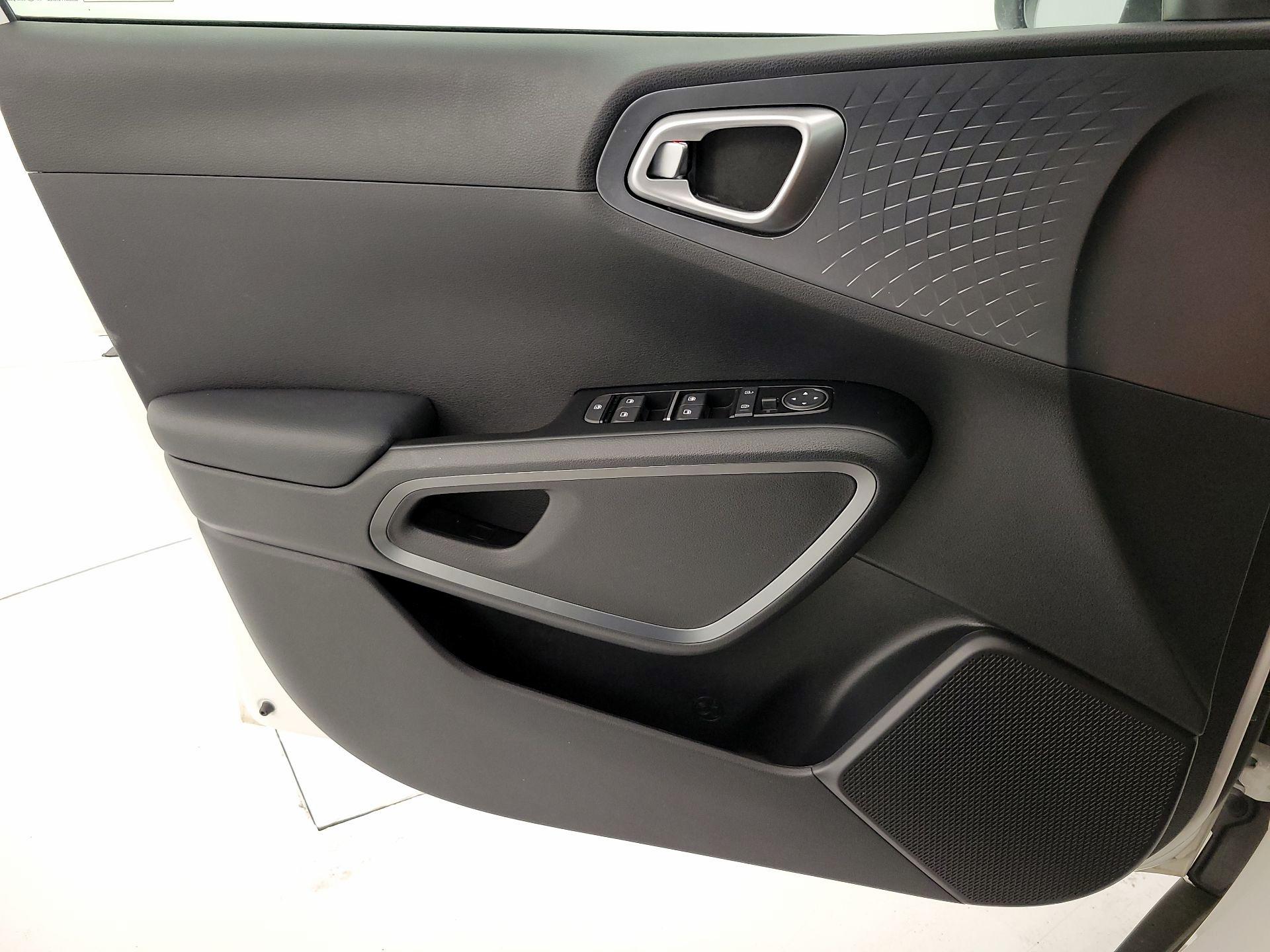 Thumbnail: 2020 Kia Soul - 12