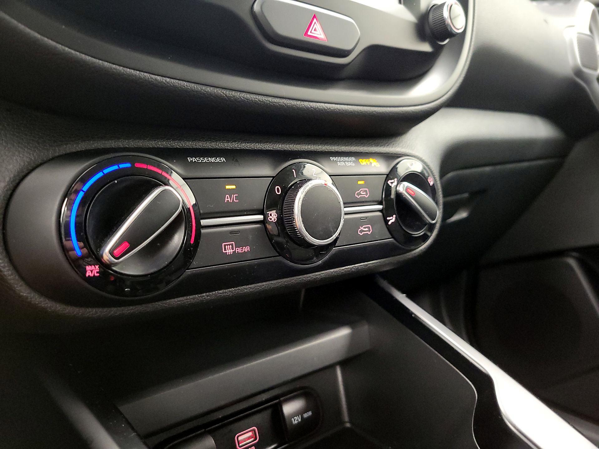 Thumbnail: 2020 Kia Soul - 16
