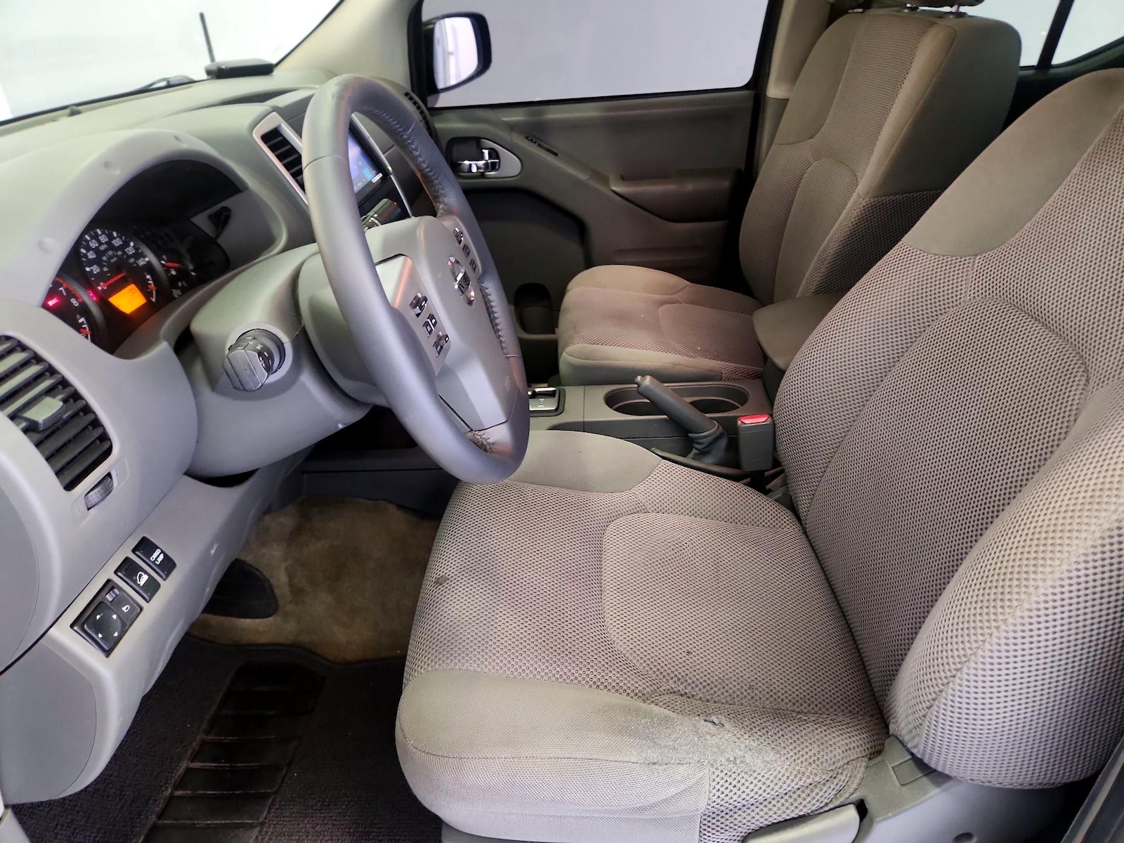 2017 Nissan Frontier SV - Photo 12