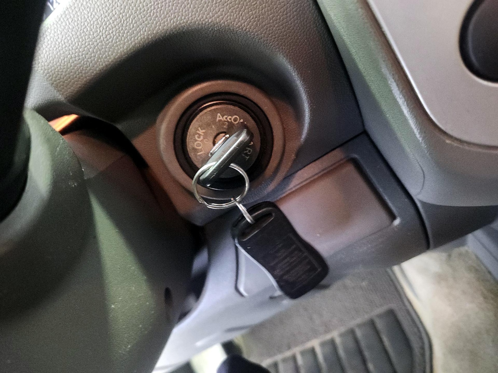 2017 Nissan Frontier SV - Photo 22