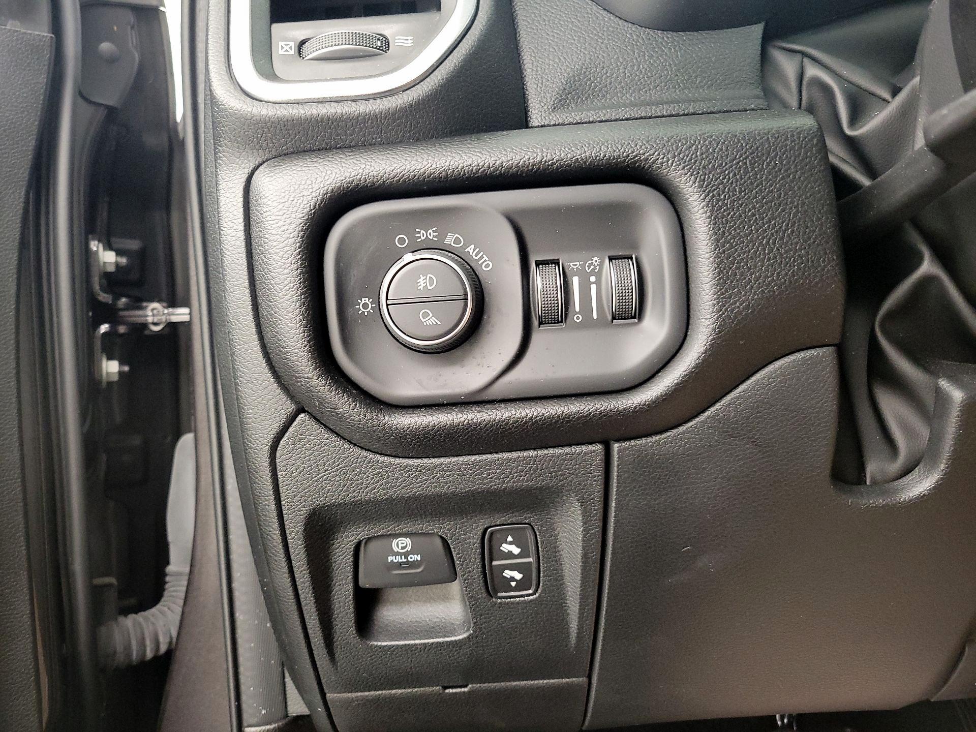 Thumbnail: 2023 RAM 1500 - 13