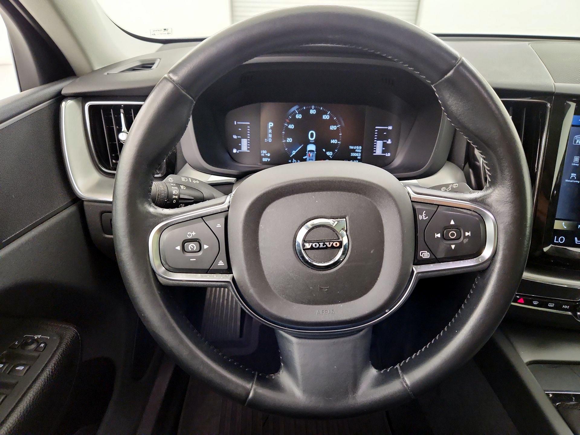 Thumbnail: 2019 Volvo XC60 - 10