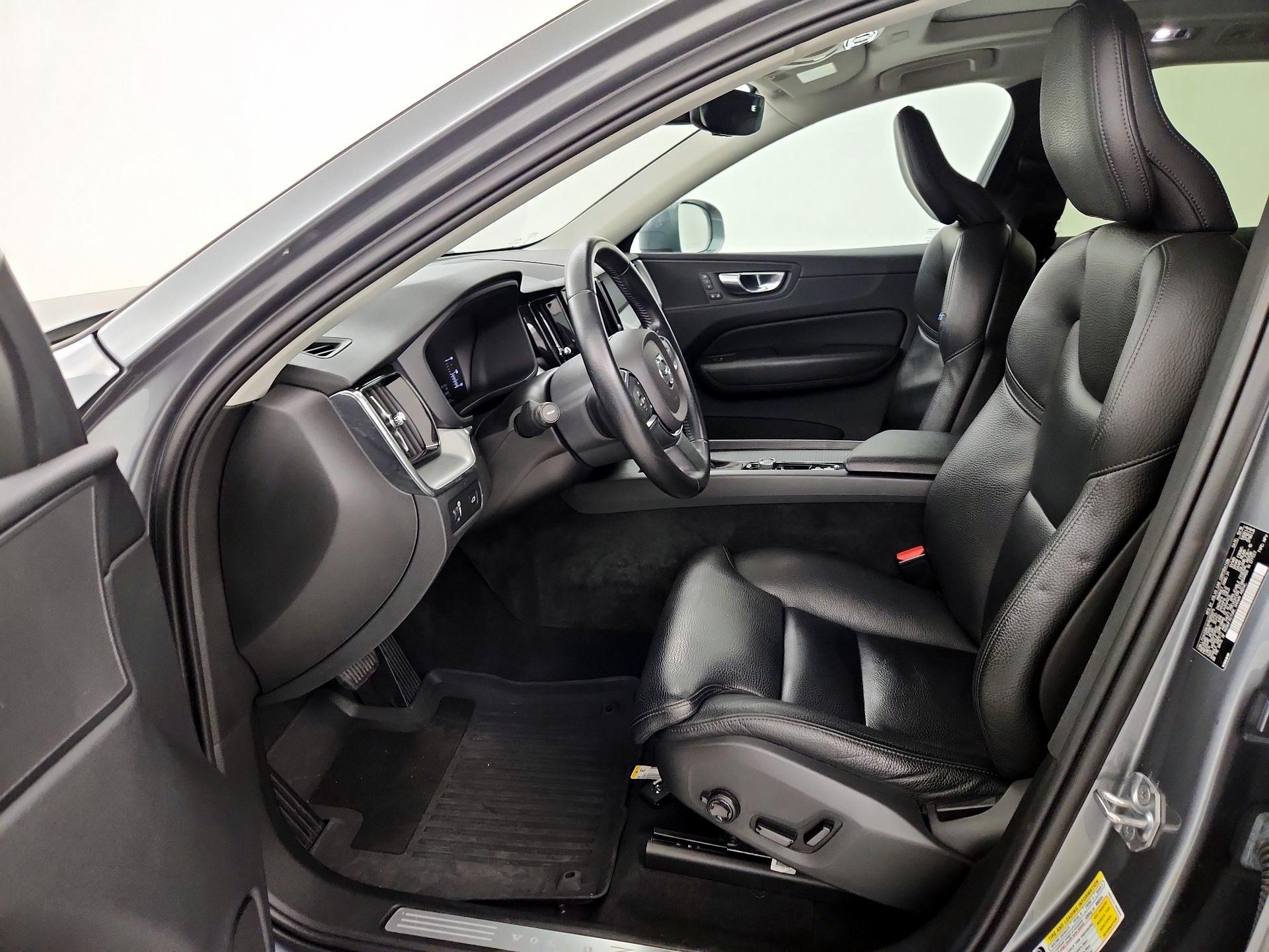 Thumbnail: 2019 Volvo XC60 - 11