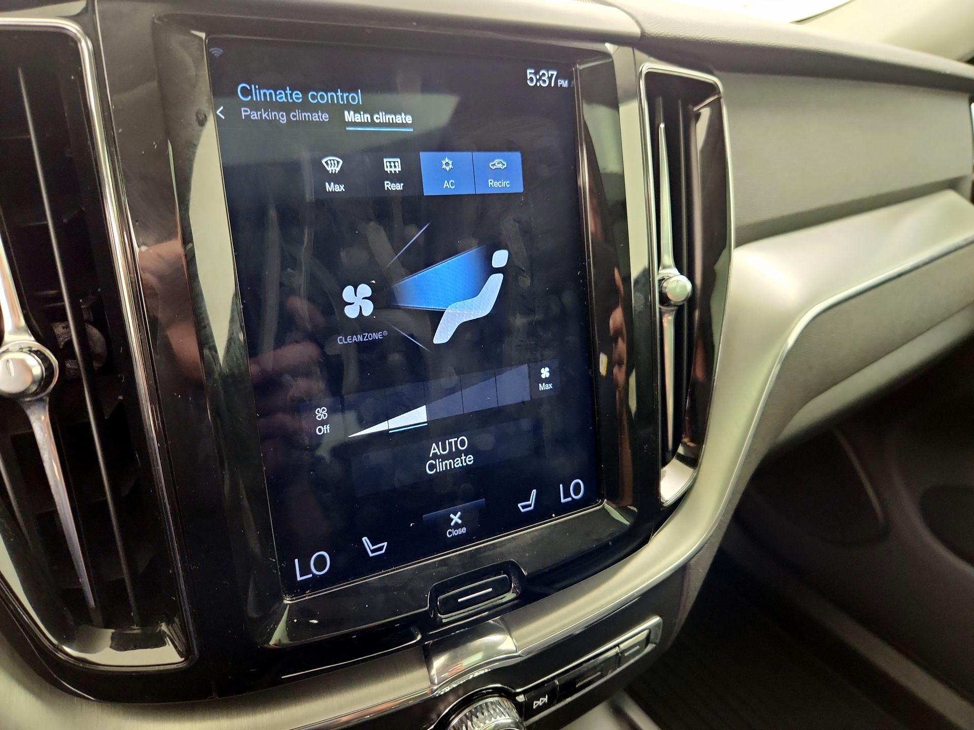 Thumbnail: 2019 Volvo XC60 - 16
