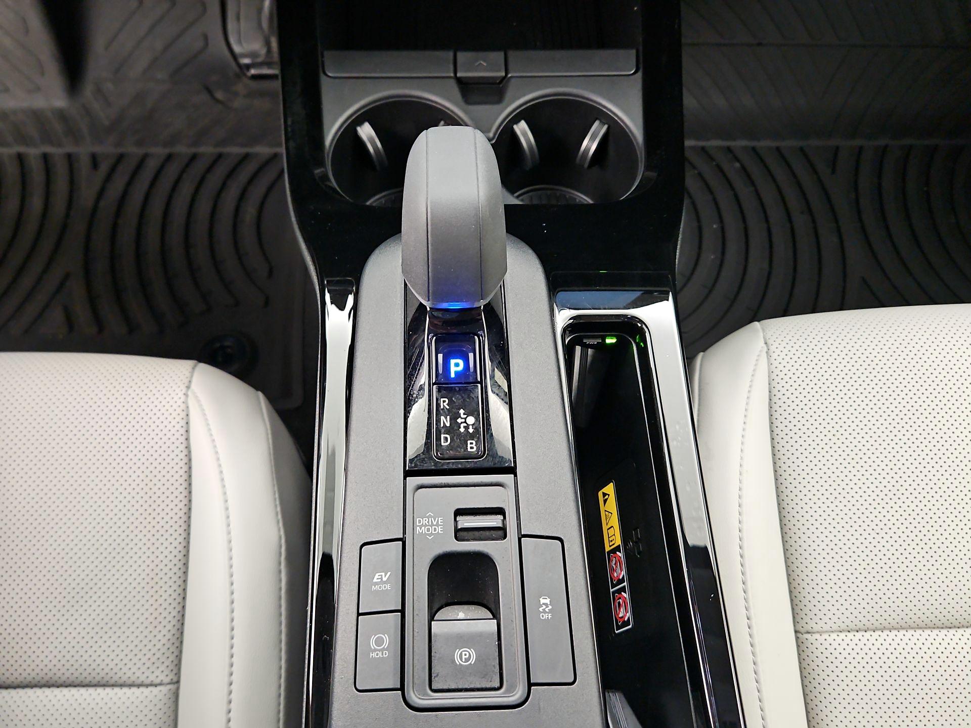 Thumbnail: 2024 Toyota Prius - 17