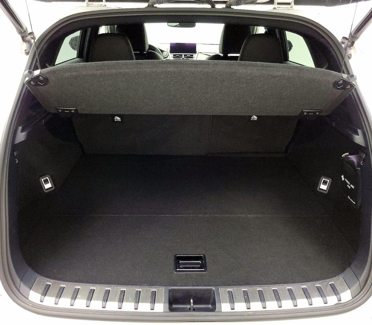 Trunk/Cargo (Seats Up)